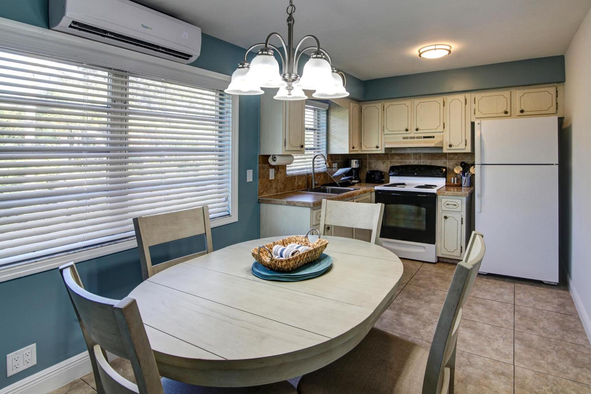 May-Dee Suites in Florida photo 43