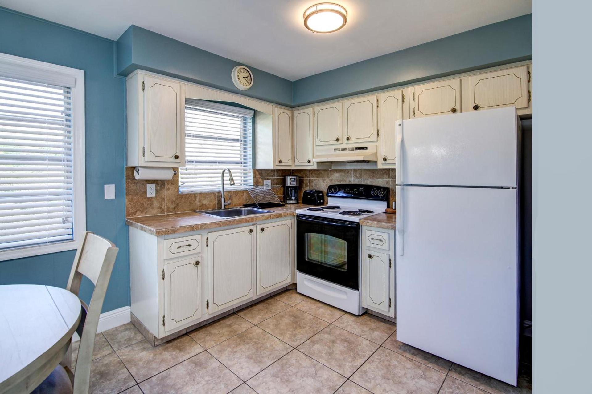 May-Dee Suites in Florida photo 55