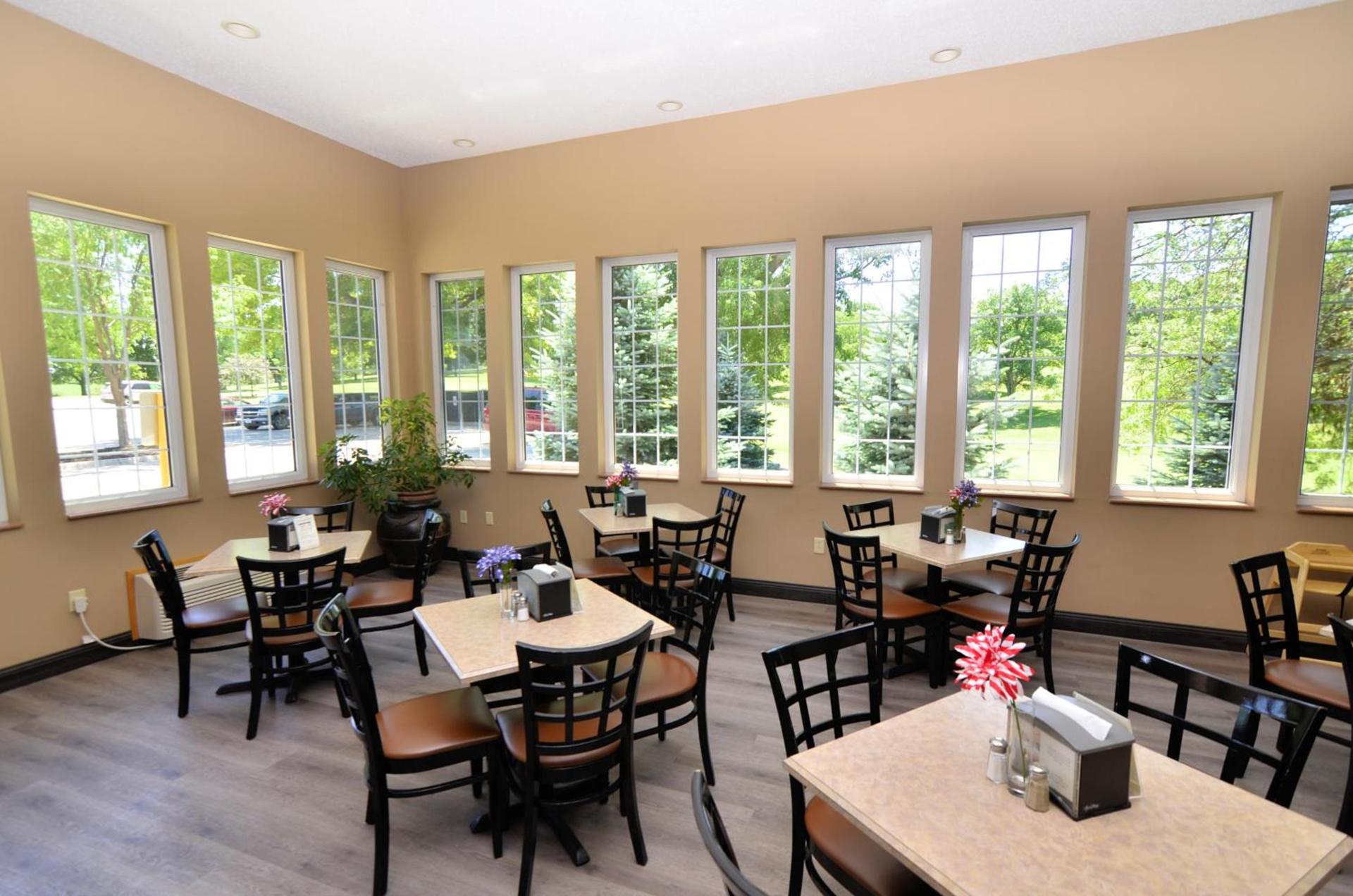 Cobblestone Inn & Suites - Denison | Majestic Hills photo 26
