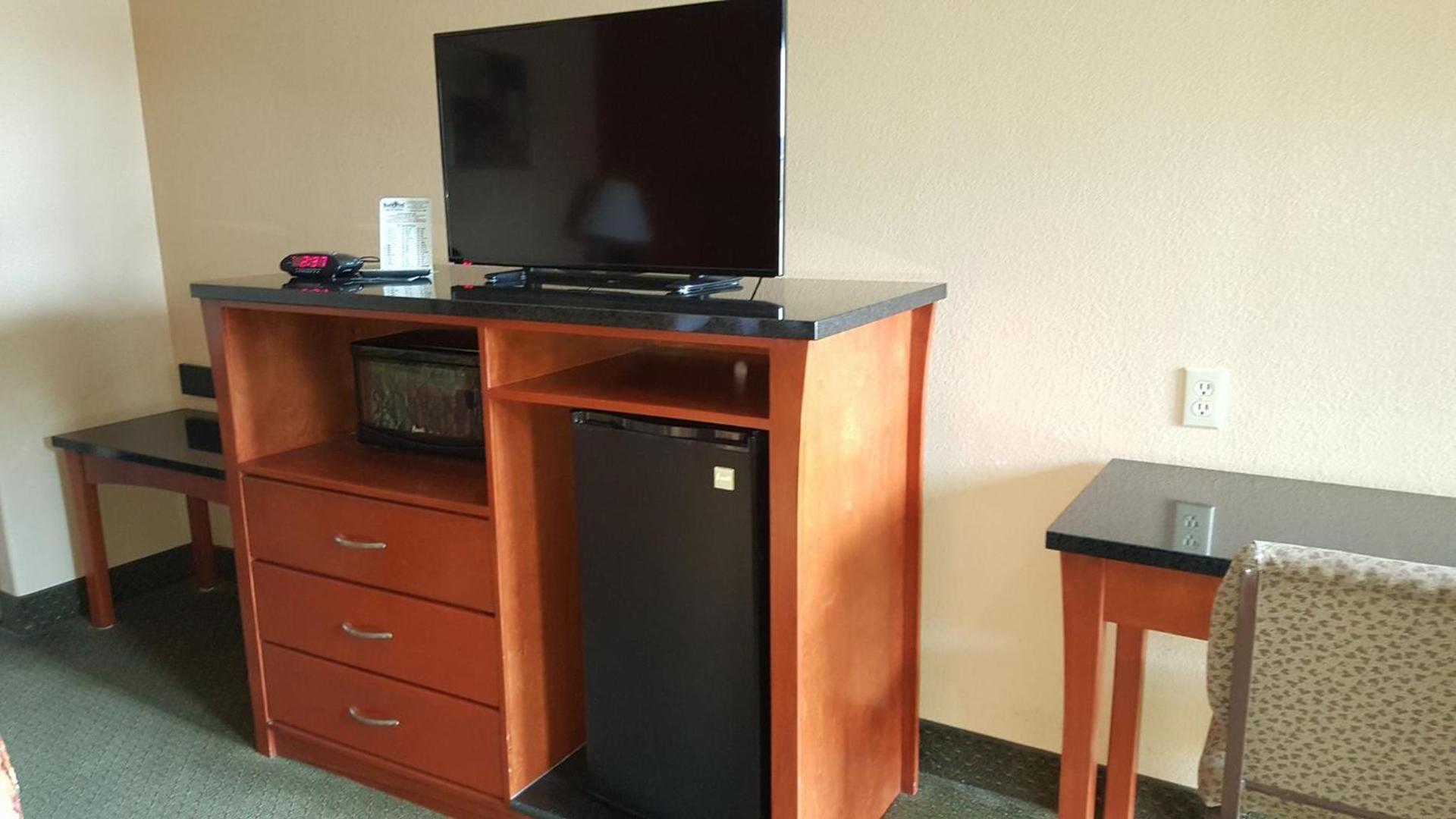 Budgetel Inn and Suites photo 29