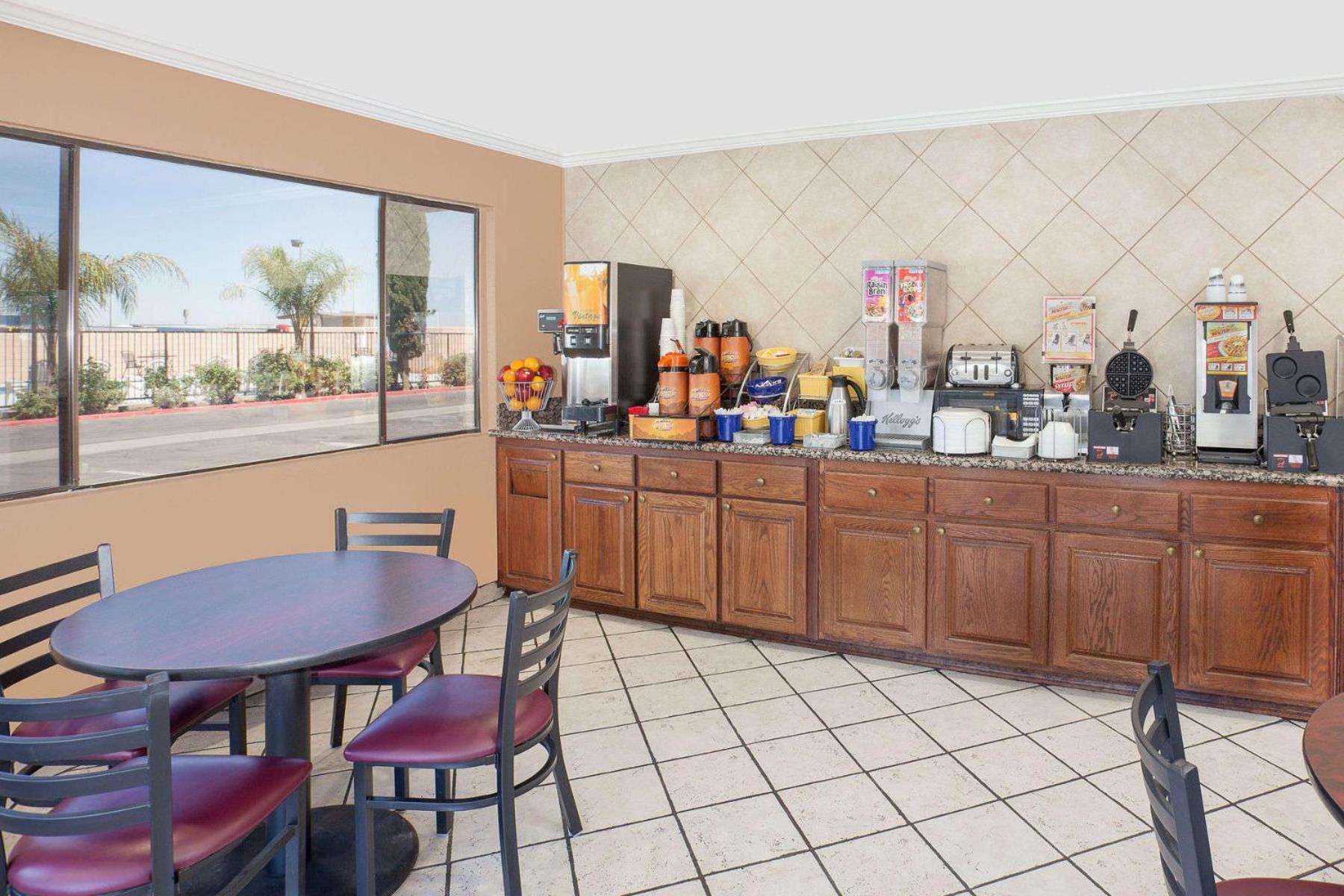 Days Inn by Wyndham Lost Hills photo 16