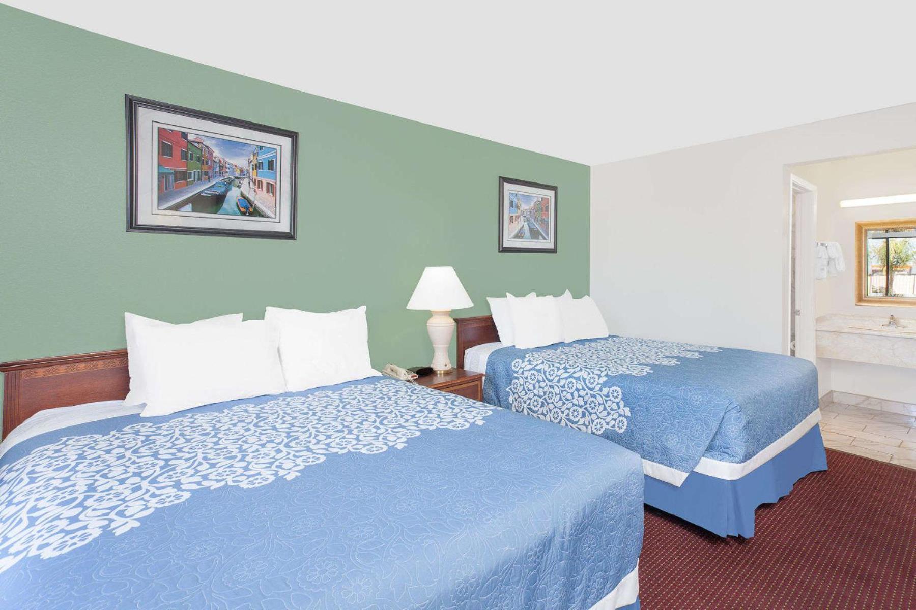 Days Inn by Wyndham Lost Hills photo 25