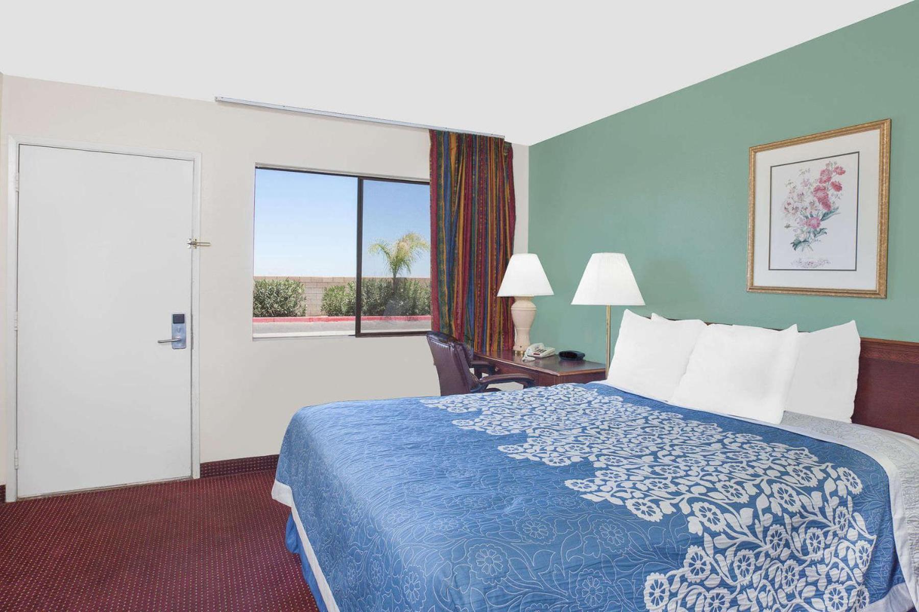 Days Inn by Wyndham Lost Hills photo 22