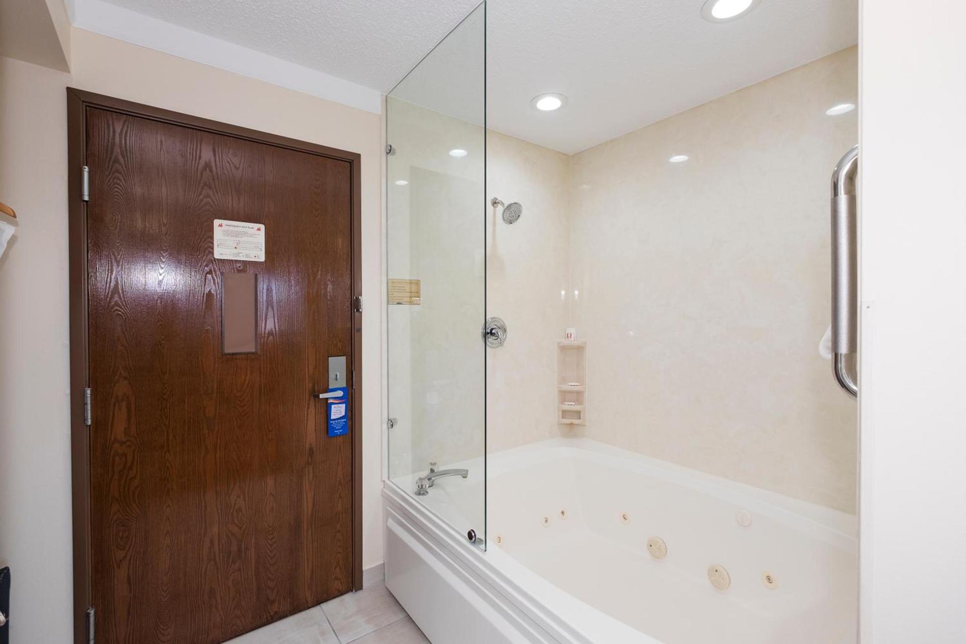 Baymont by Wyndham Chicago/Alsip photo 32