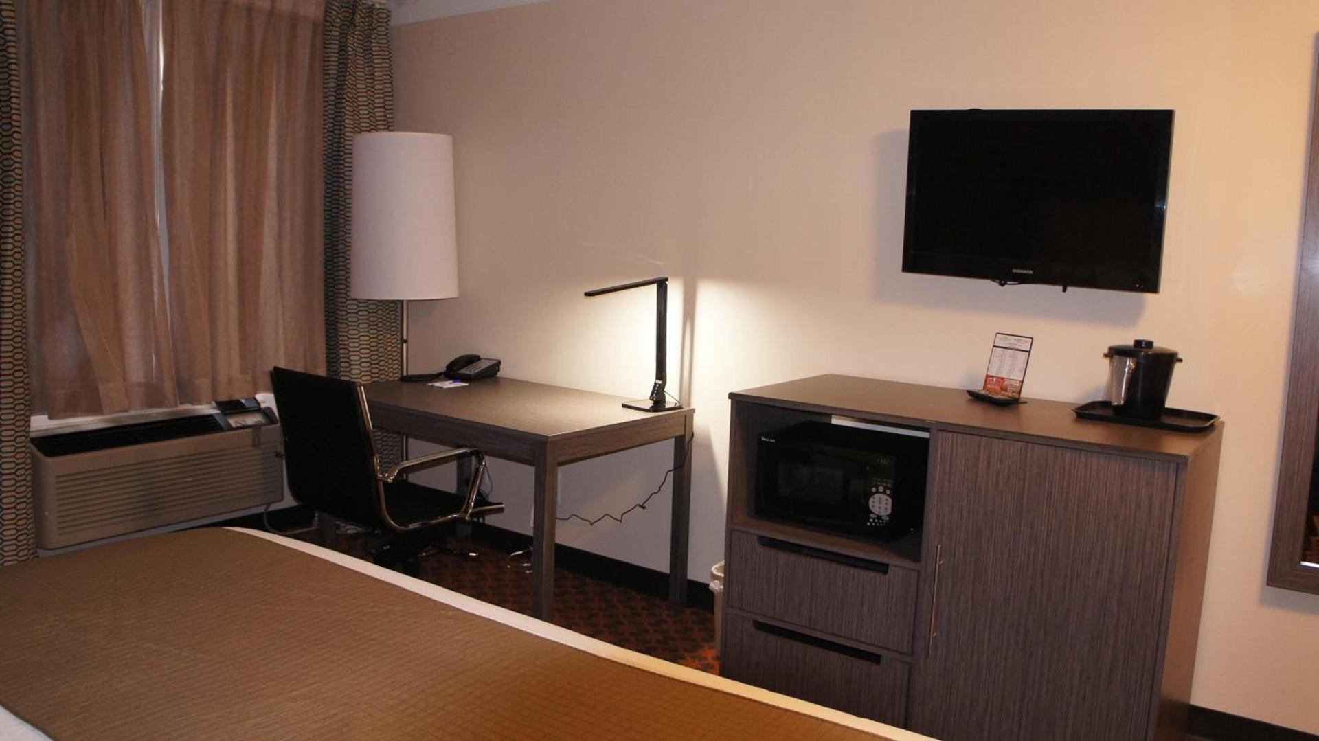 Baymont by Wyndham Chicago/Alsip photo 24