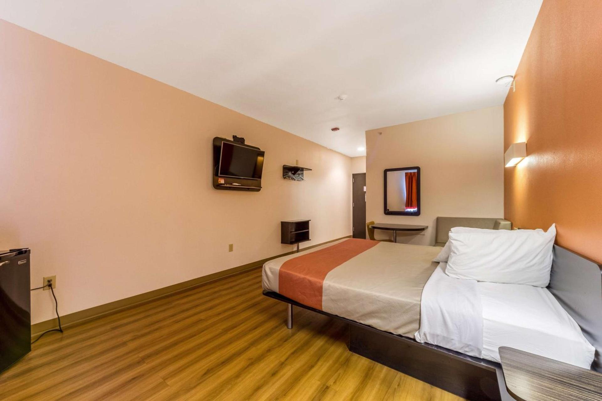 Motel 6-Jourdanton, TX photo 18