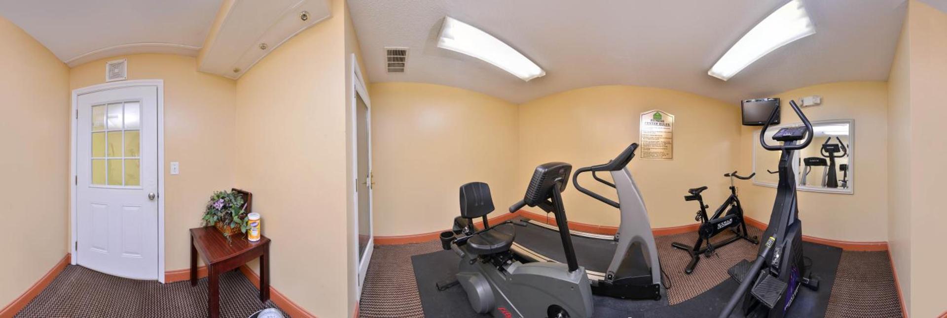Douglas Inn & Suites photo 20