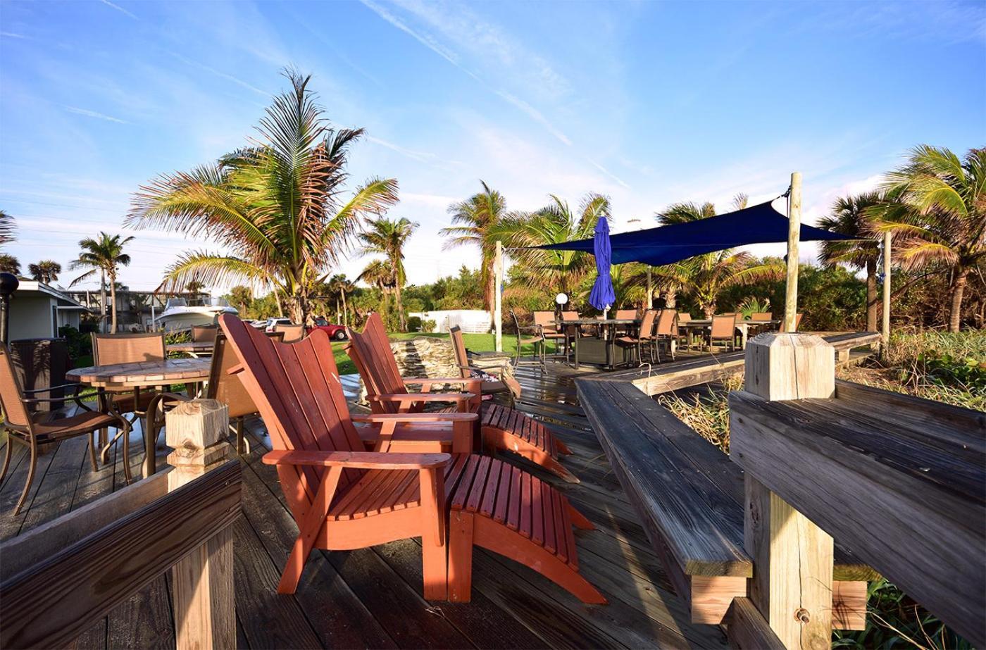 Surf Studio Beach Resort photo 53