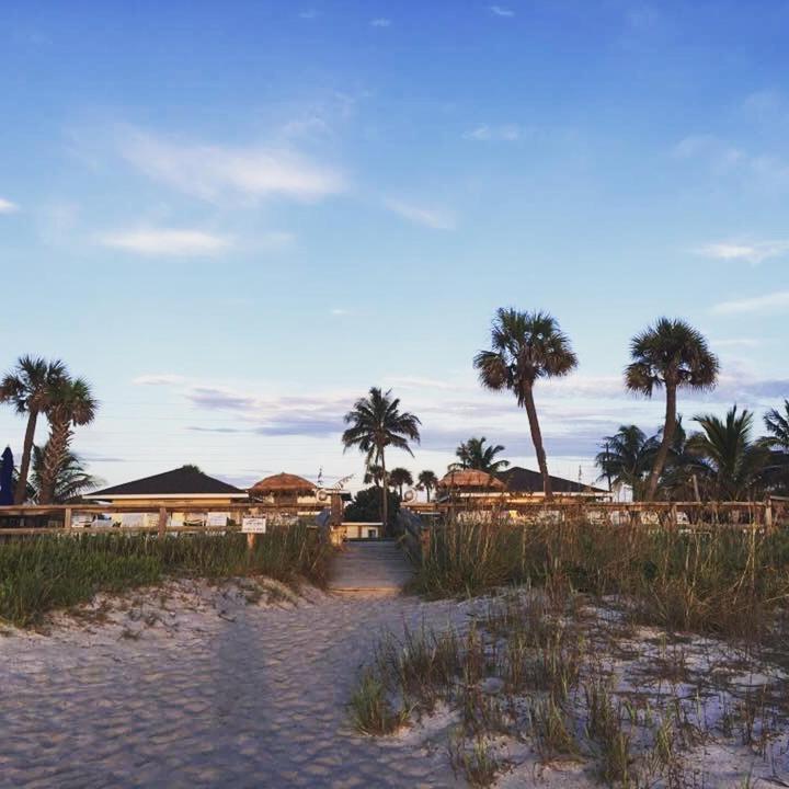 Surf Studio Beach Resort photo 70
