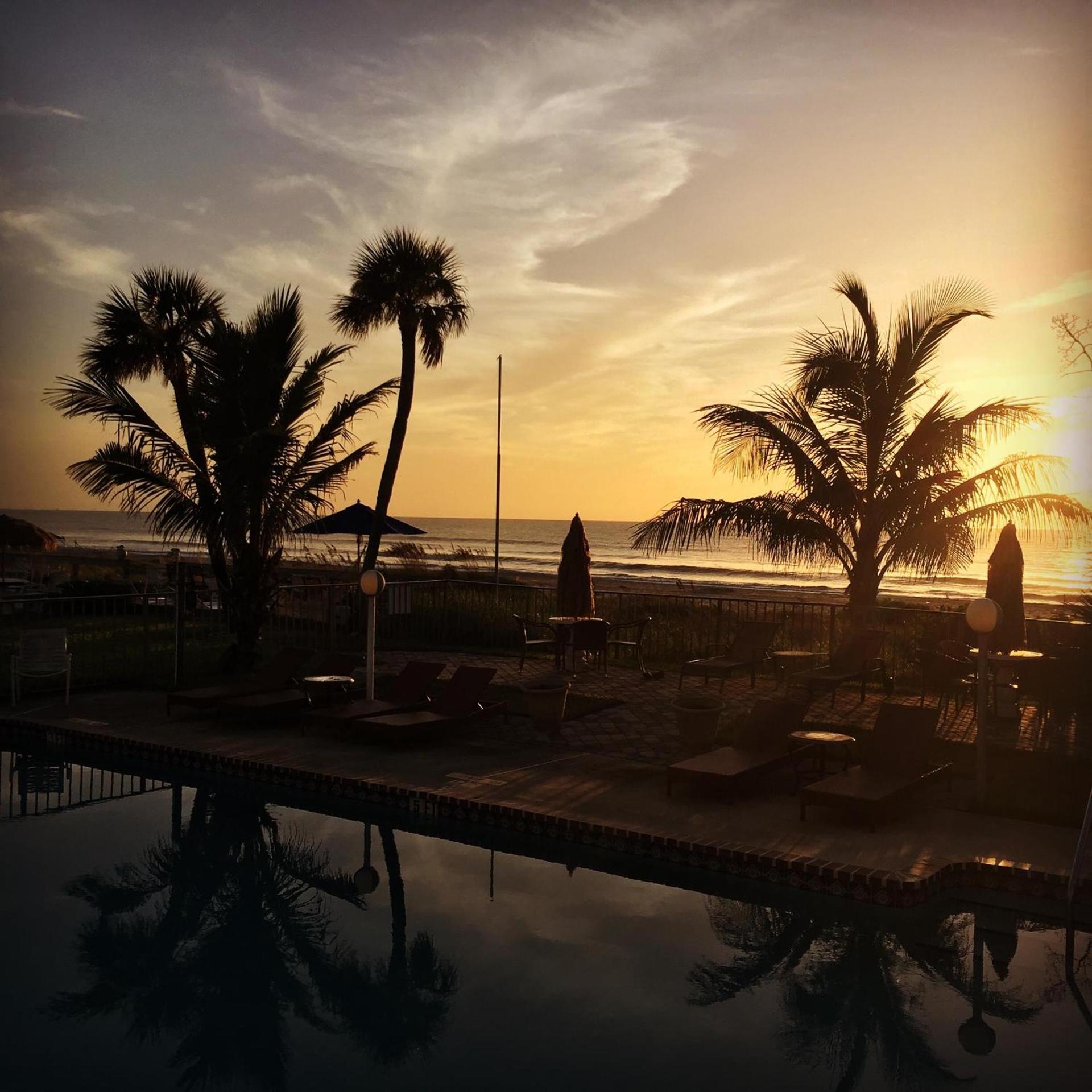 Surf Studio Beach Resort photo 45