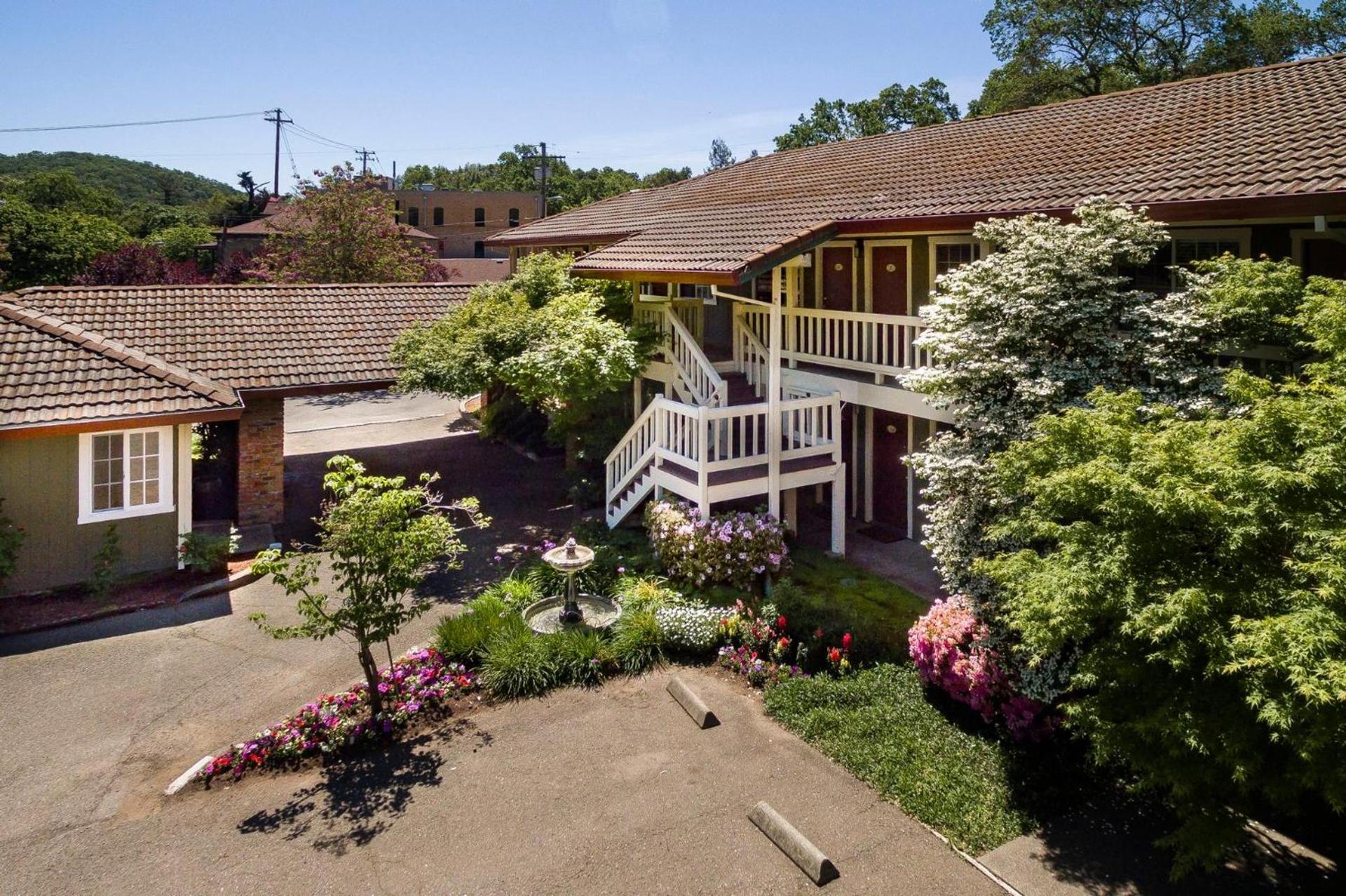 The Jack London Lodge photo 6