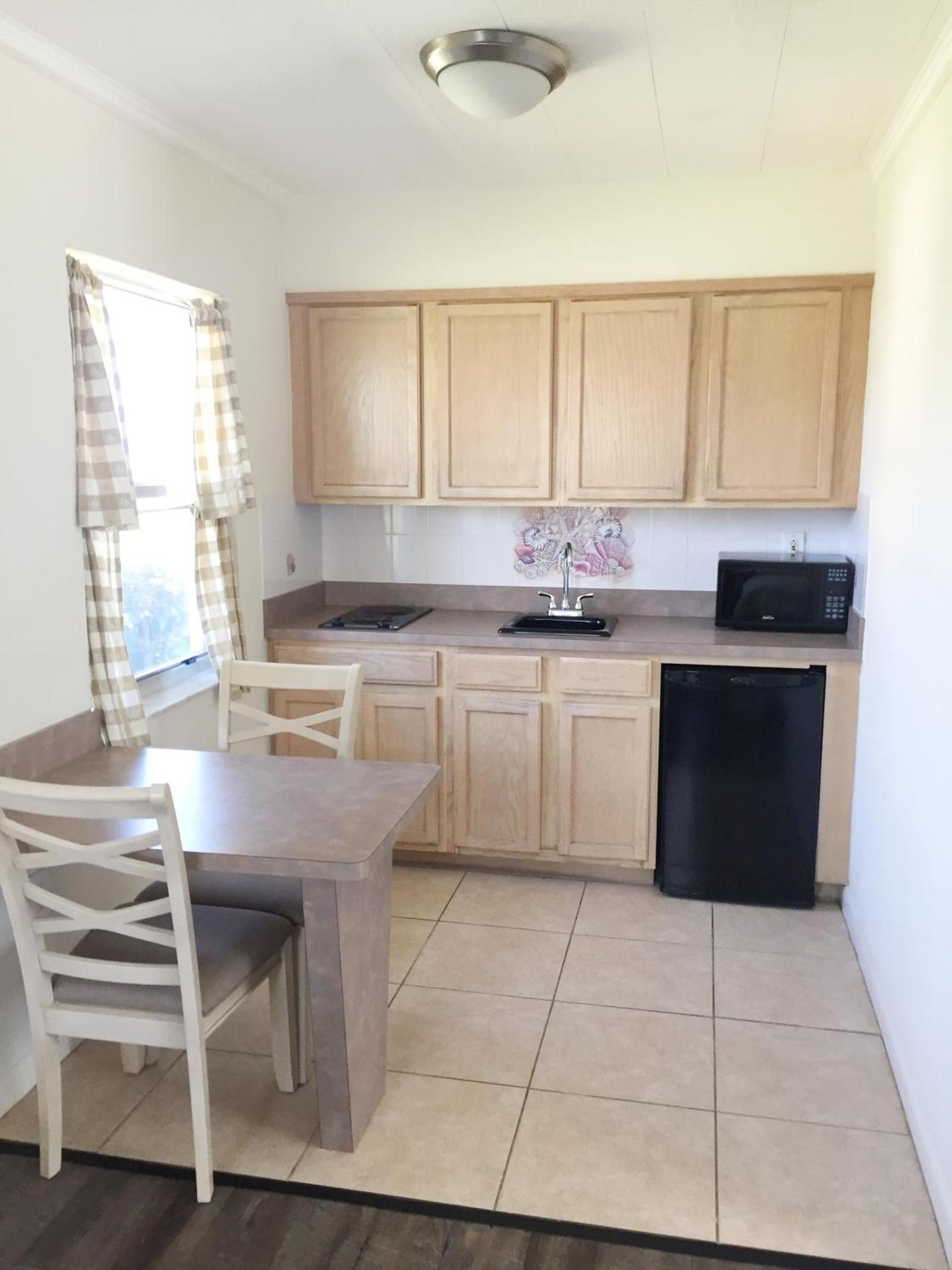Surf Studio Beach Resort photo 49