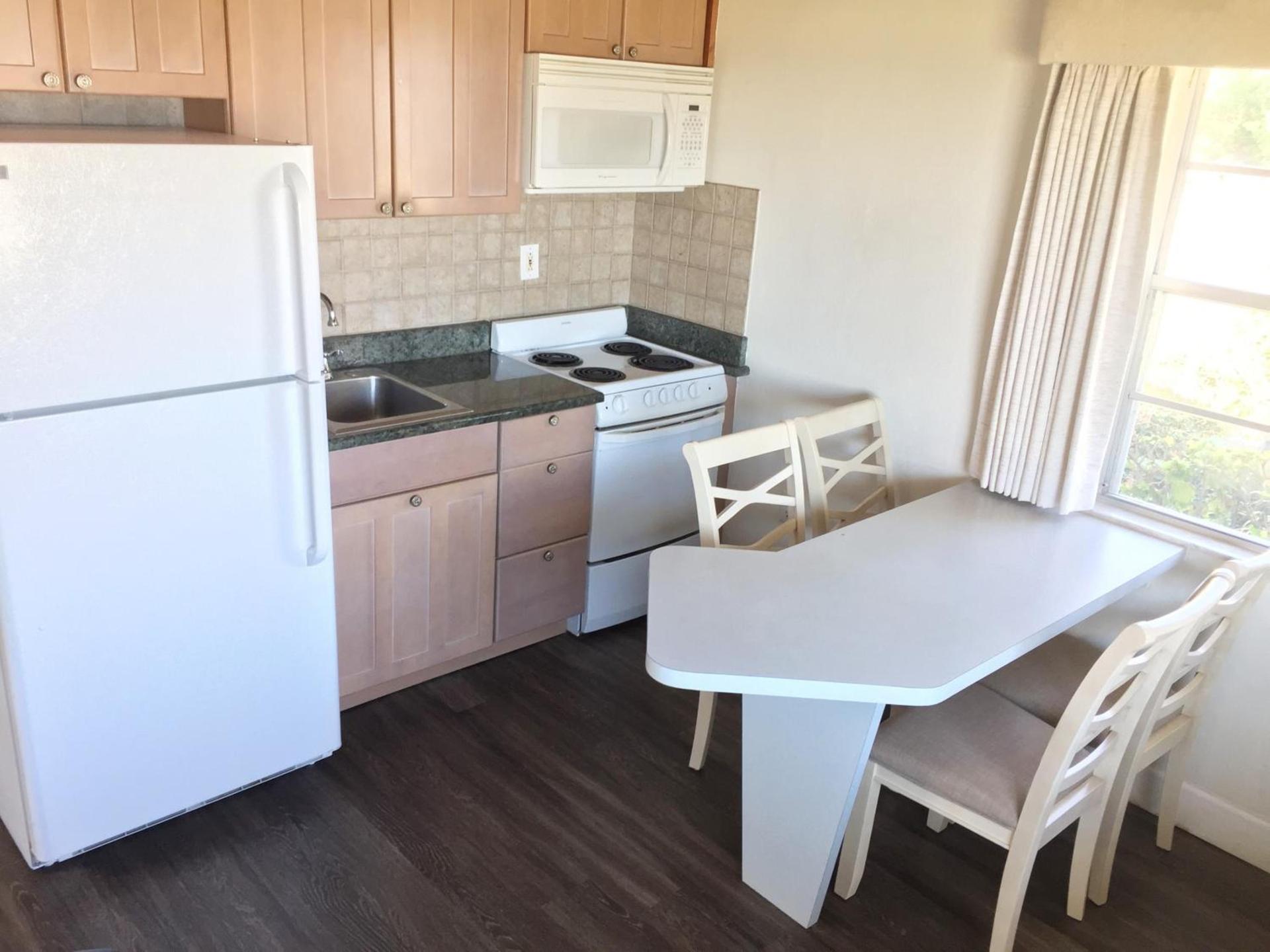 Surf Studio Beach Resort photo 48