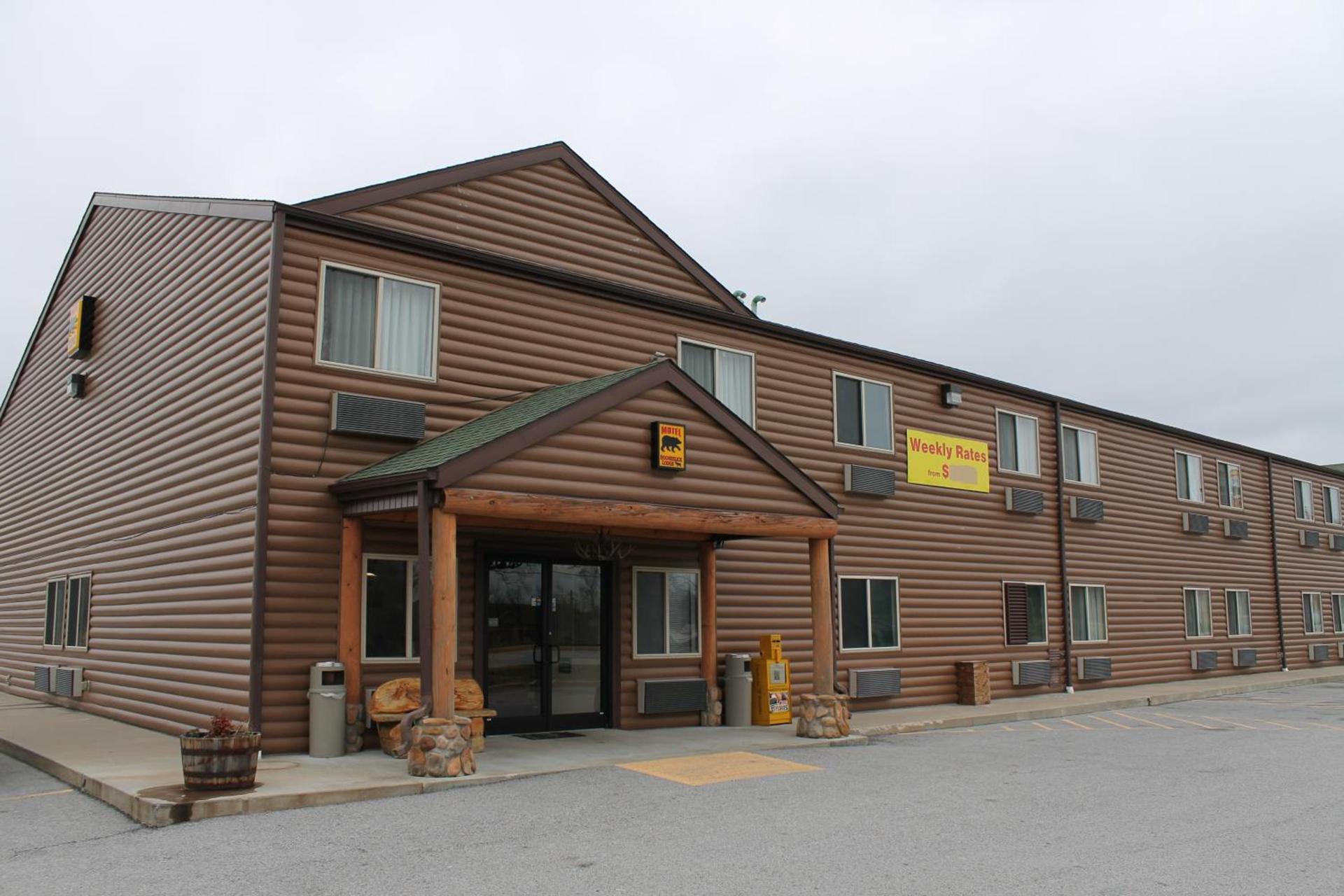 Booneslick Lodge - Jane photo 1