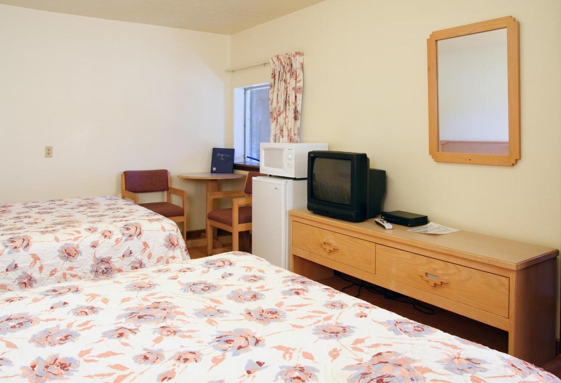 Dove Creek Inn photo 3