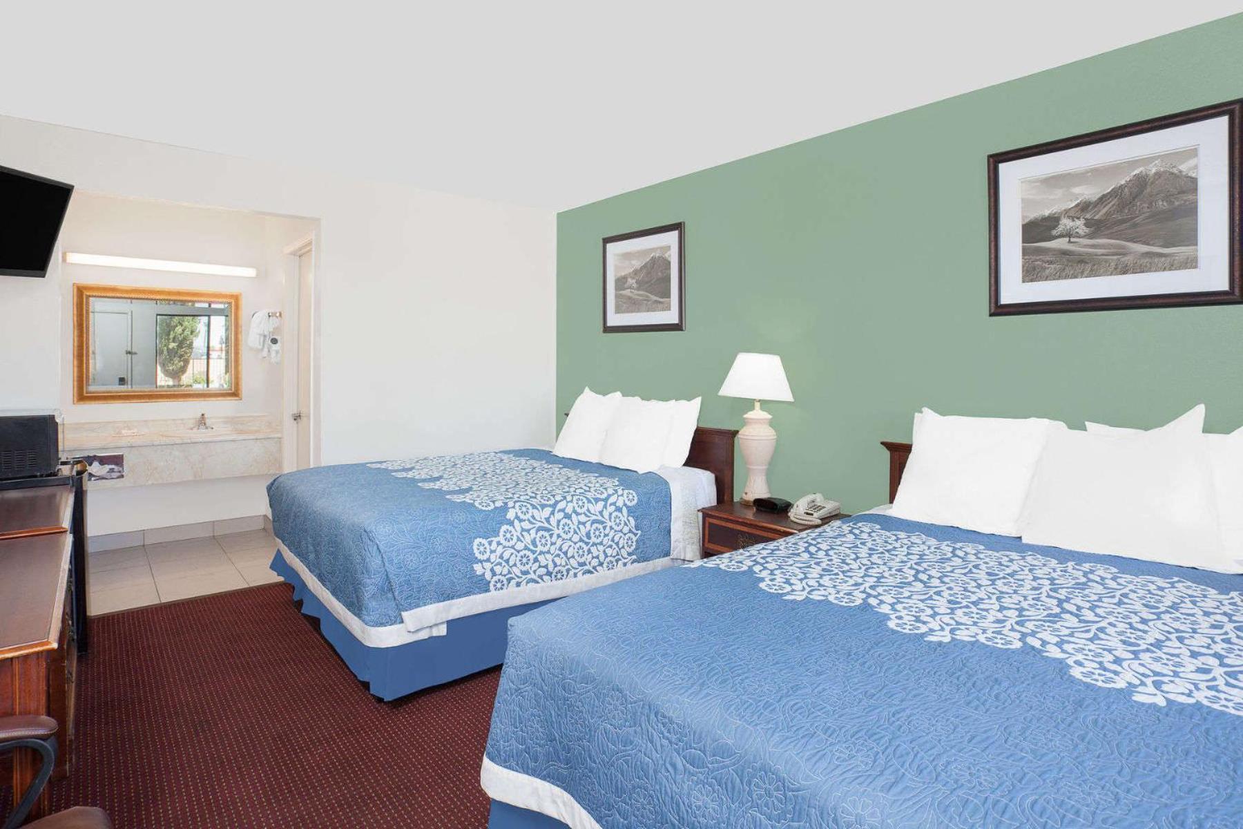 Days Inn by Wyndham Lost Hills photo 23