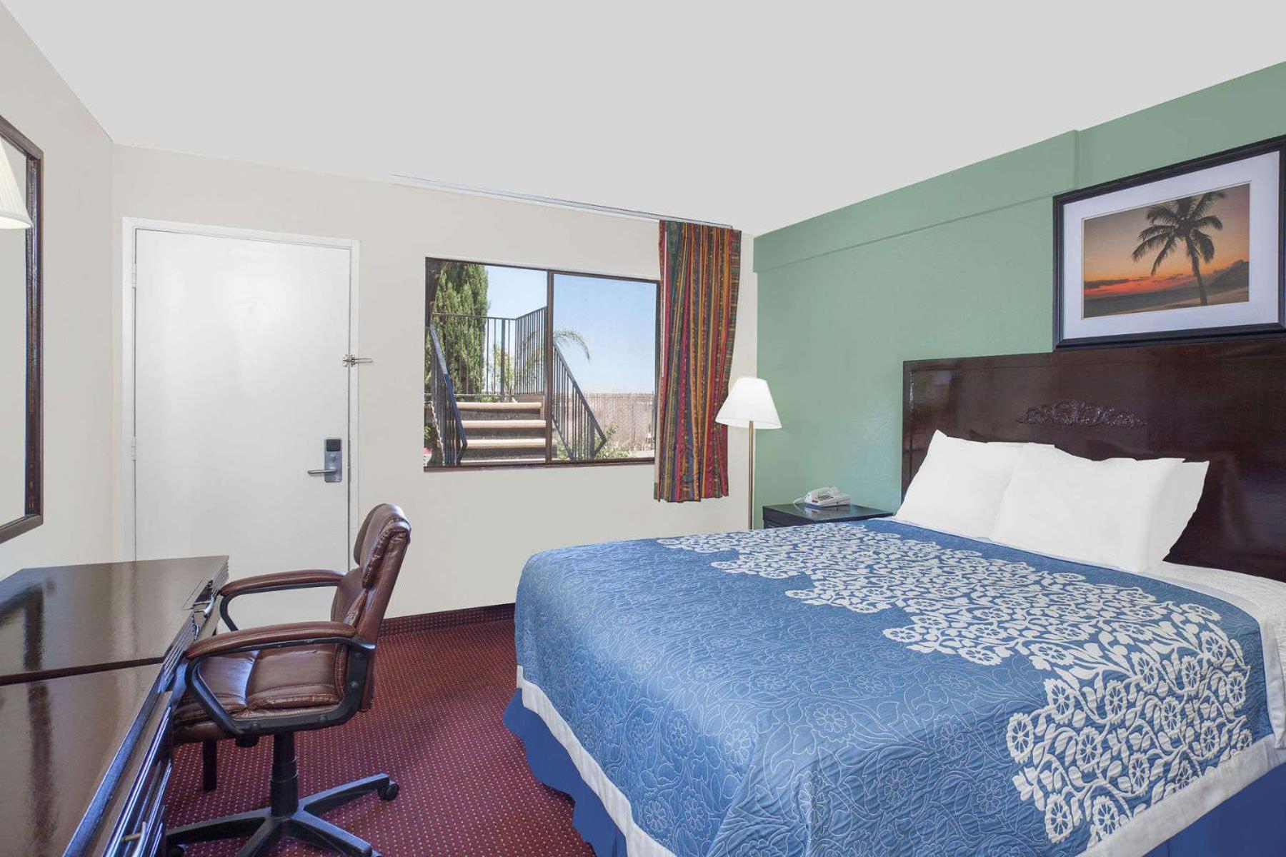 Days Inn by Wyndham Lost Hills photo 20