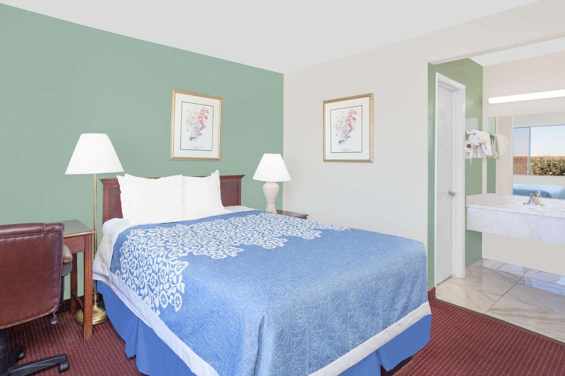 Days Inn by Wyndham Lost Hills photo 21