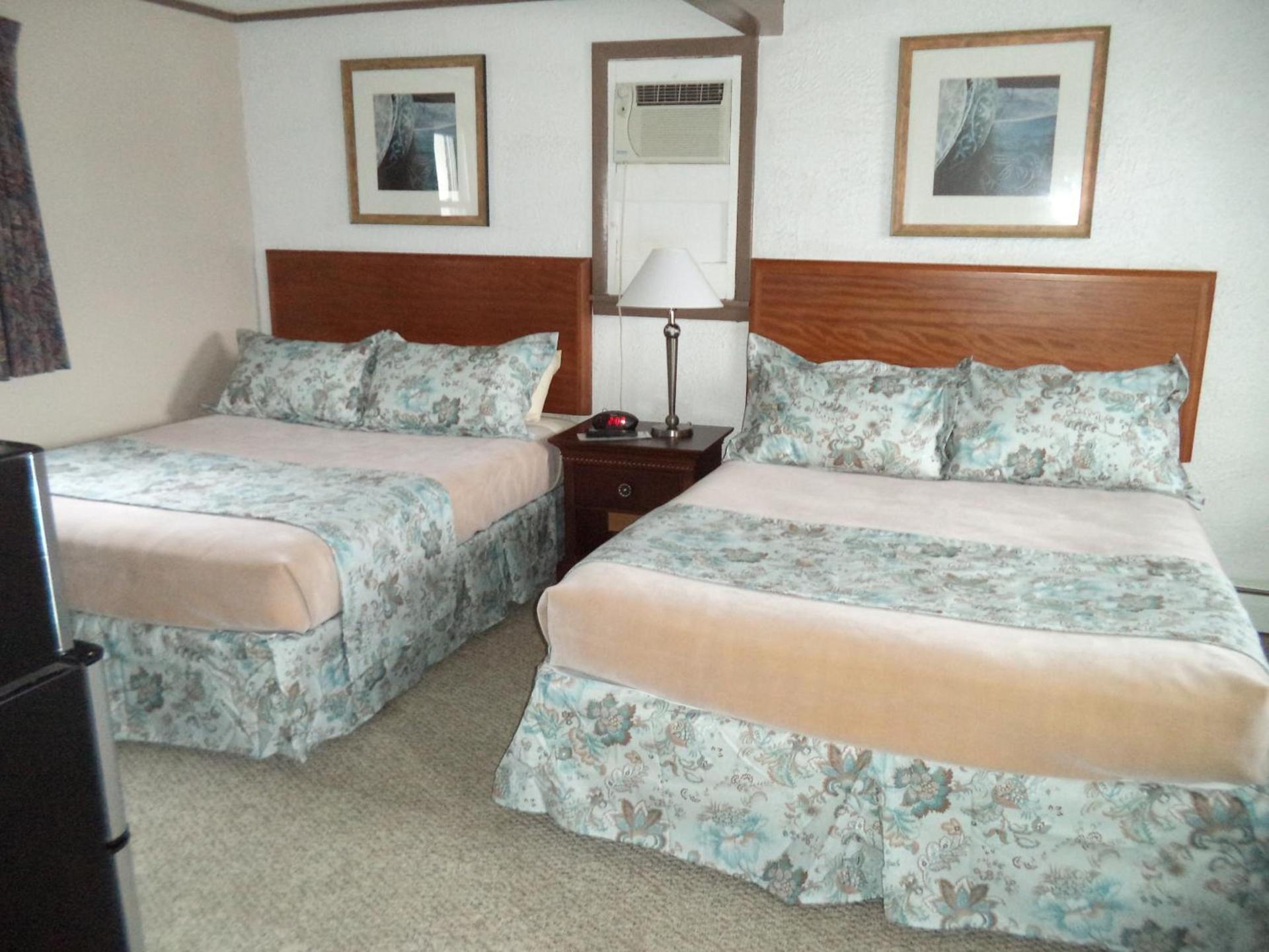 Mount Blue Motel photo 15