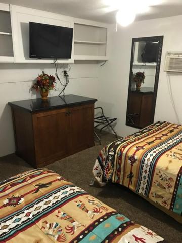 Apache Motel photo 14