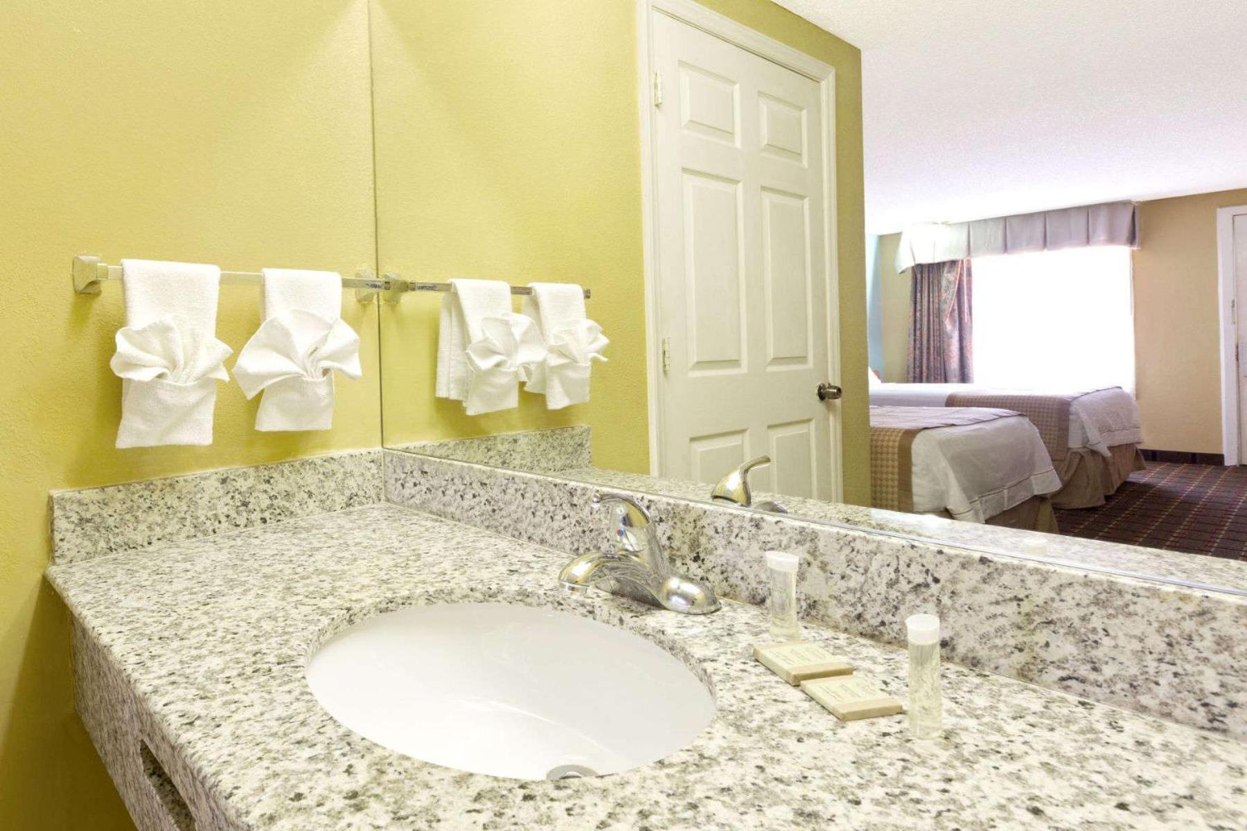 Rodeway Inn Charlotte Airport Area photo 43
