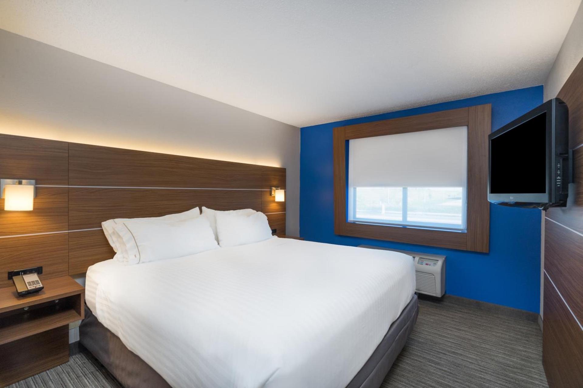 Holiday Inn Express Hotel Howe / Sturgis by IHG photo 7