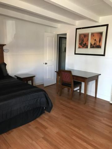 Apache Motel photo 4