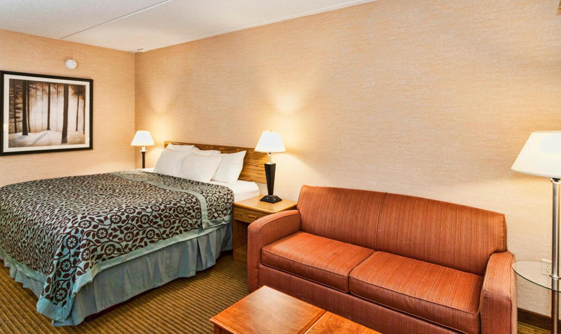 Days Inn by Wyndham Duluth Lakewalk photo 20