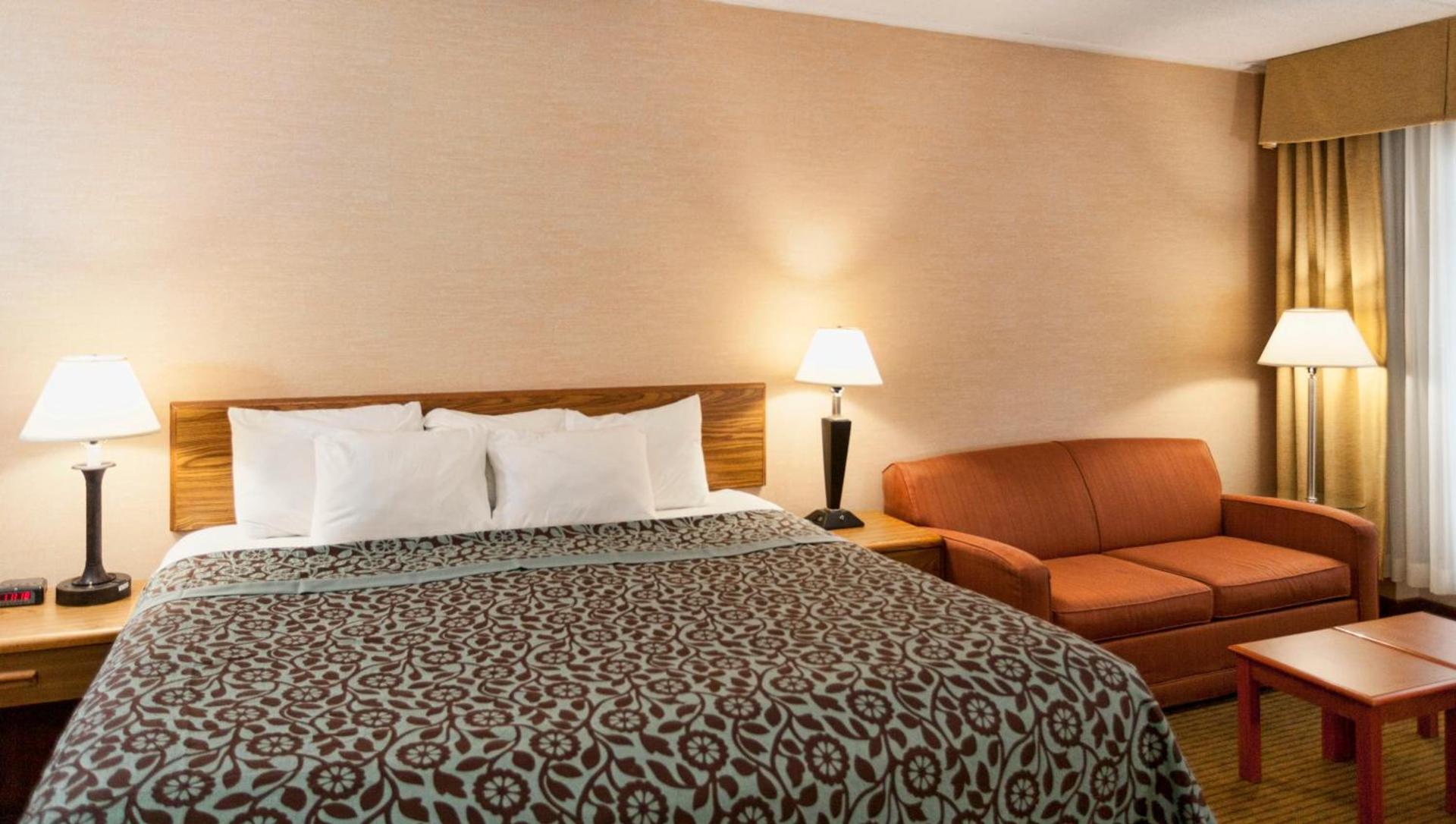 Days Inn by Wyndham Duluth Lakewalk photo 22