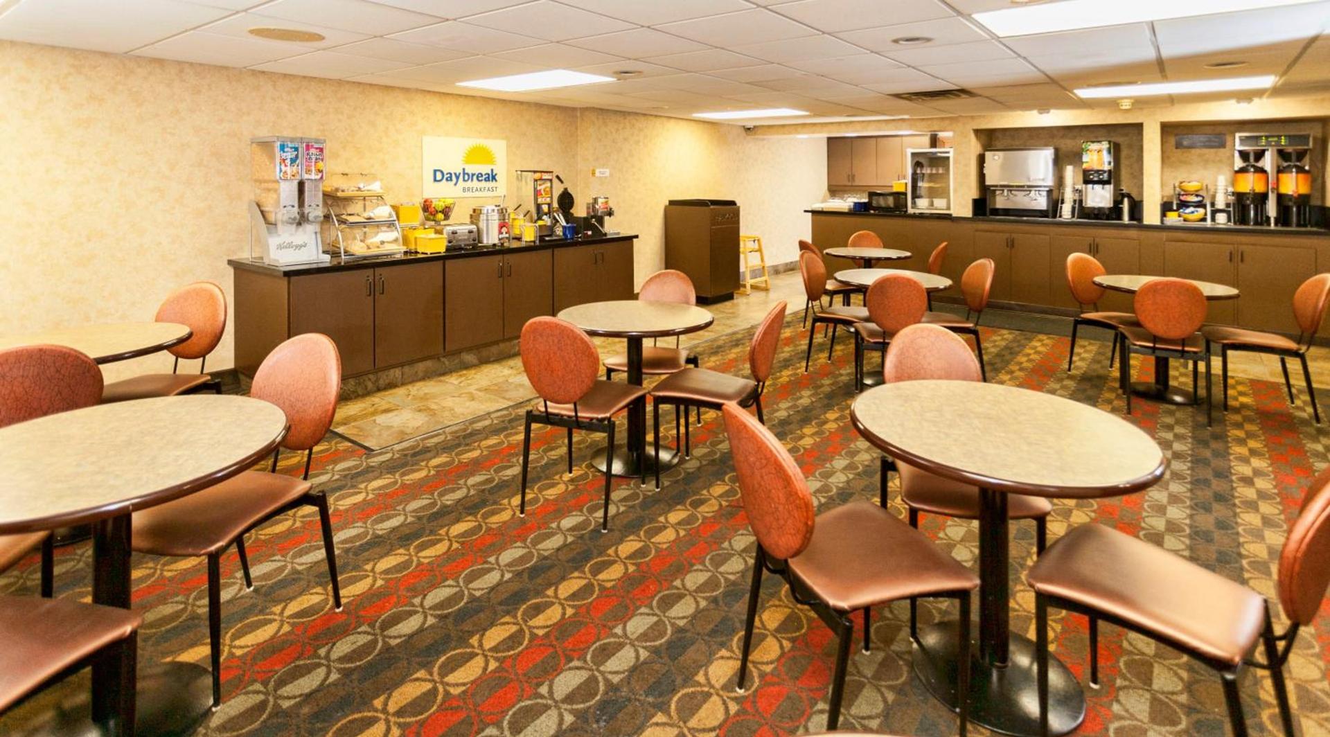 Days Inn by Wyndham Duluth Lakewalk photo 18