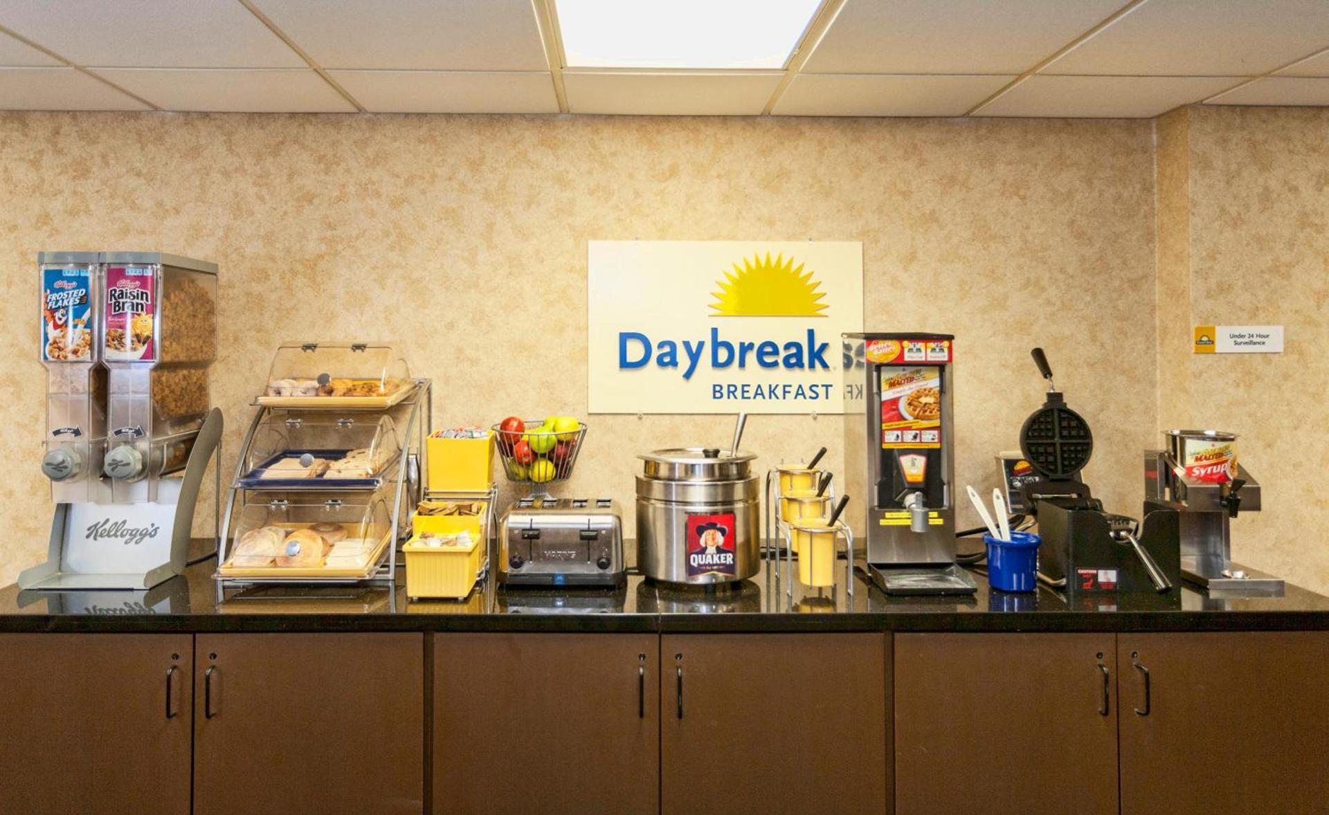 Days Inn by Wyndham Duluth Lakewalk photo 15