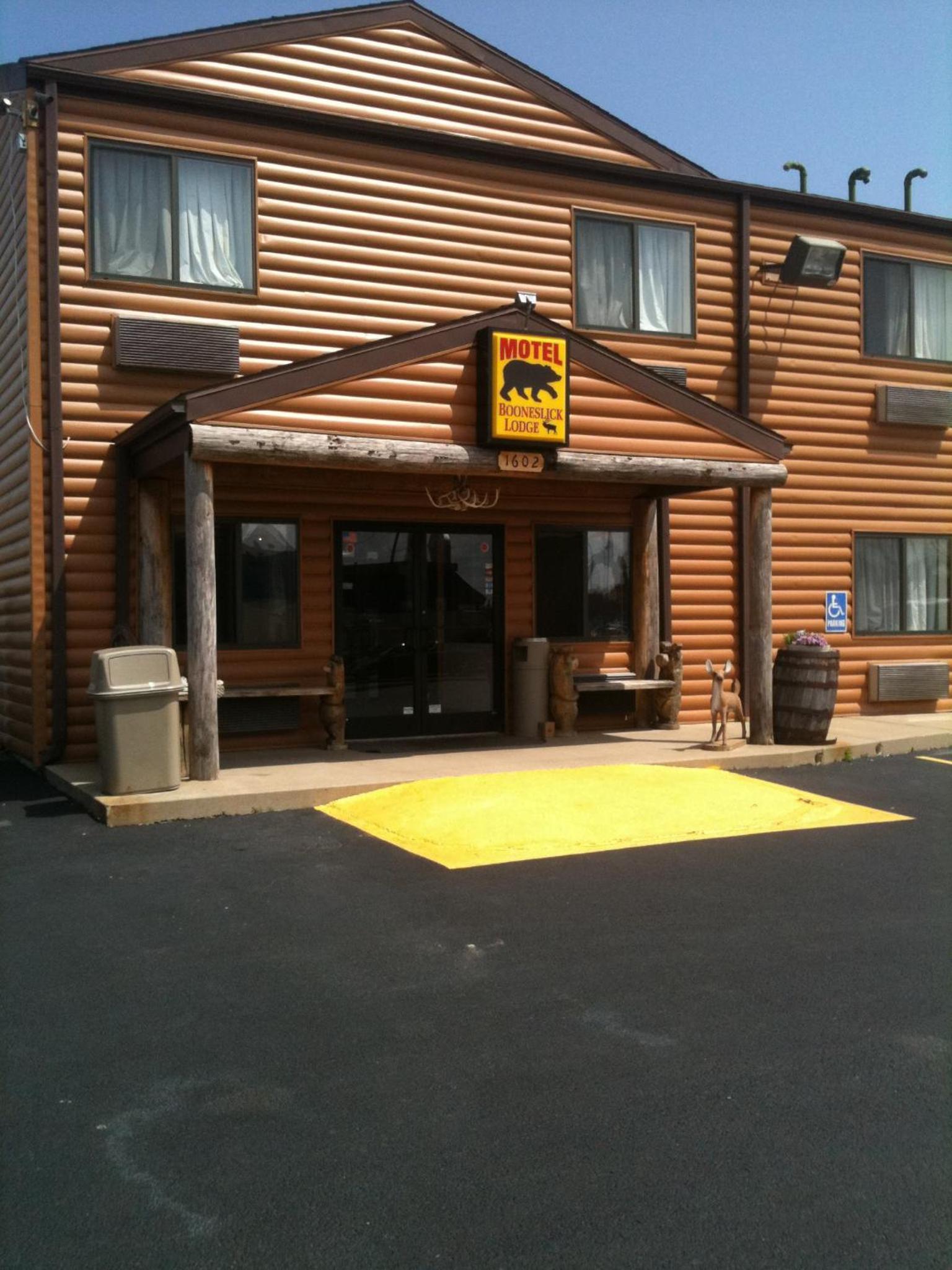 Booneslick Lodge - Neosho photo 1