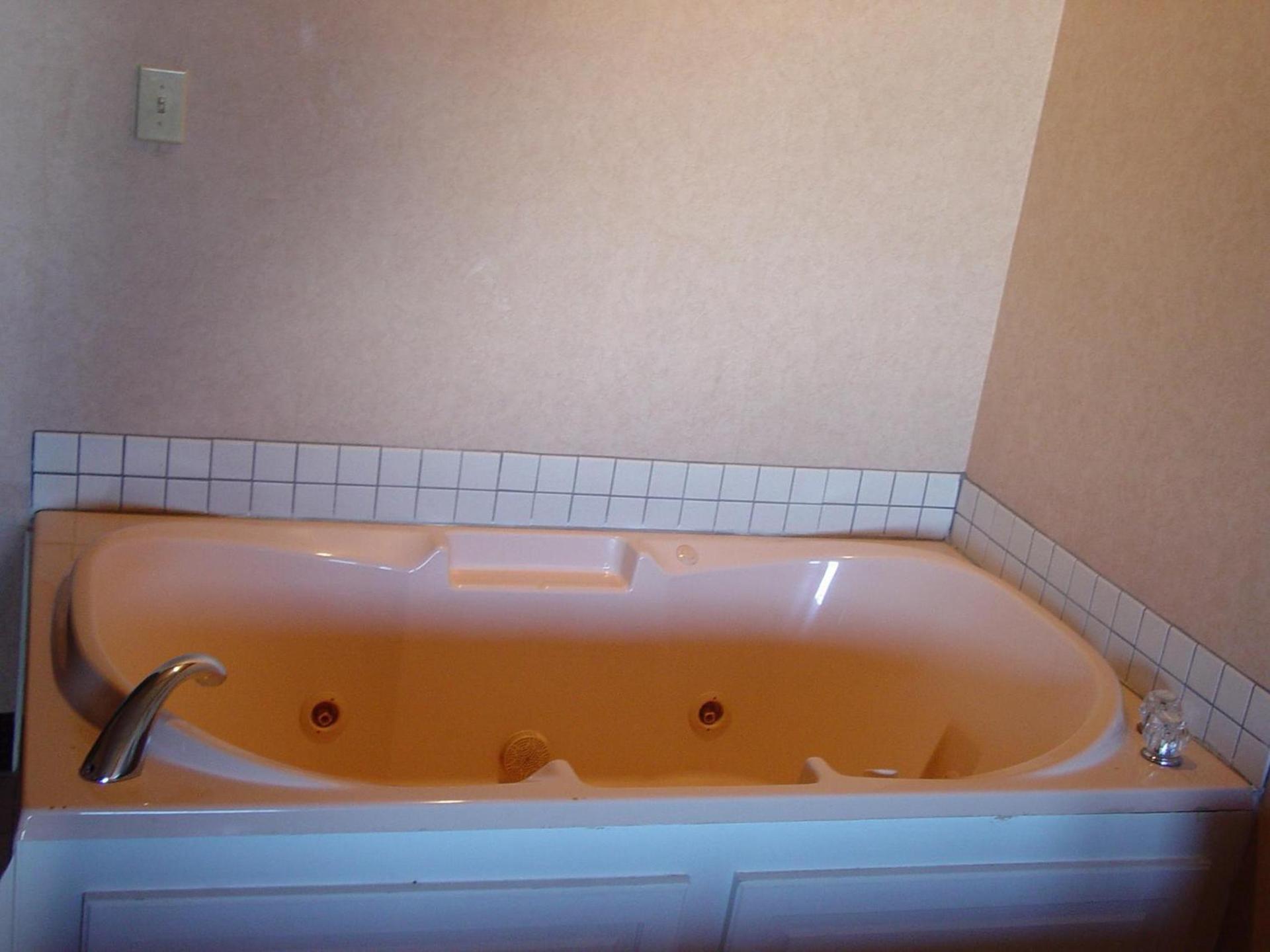Garden Inn & Suites photo 15