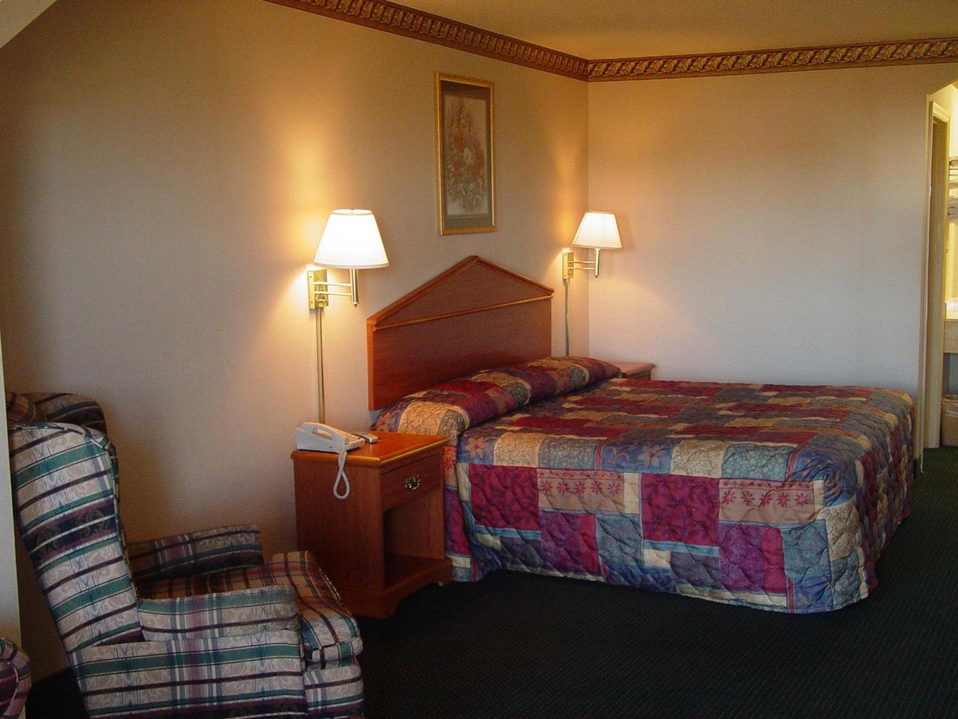 Garden Inn & Suites photo 14