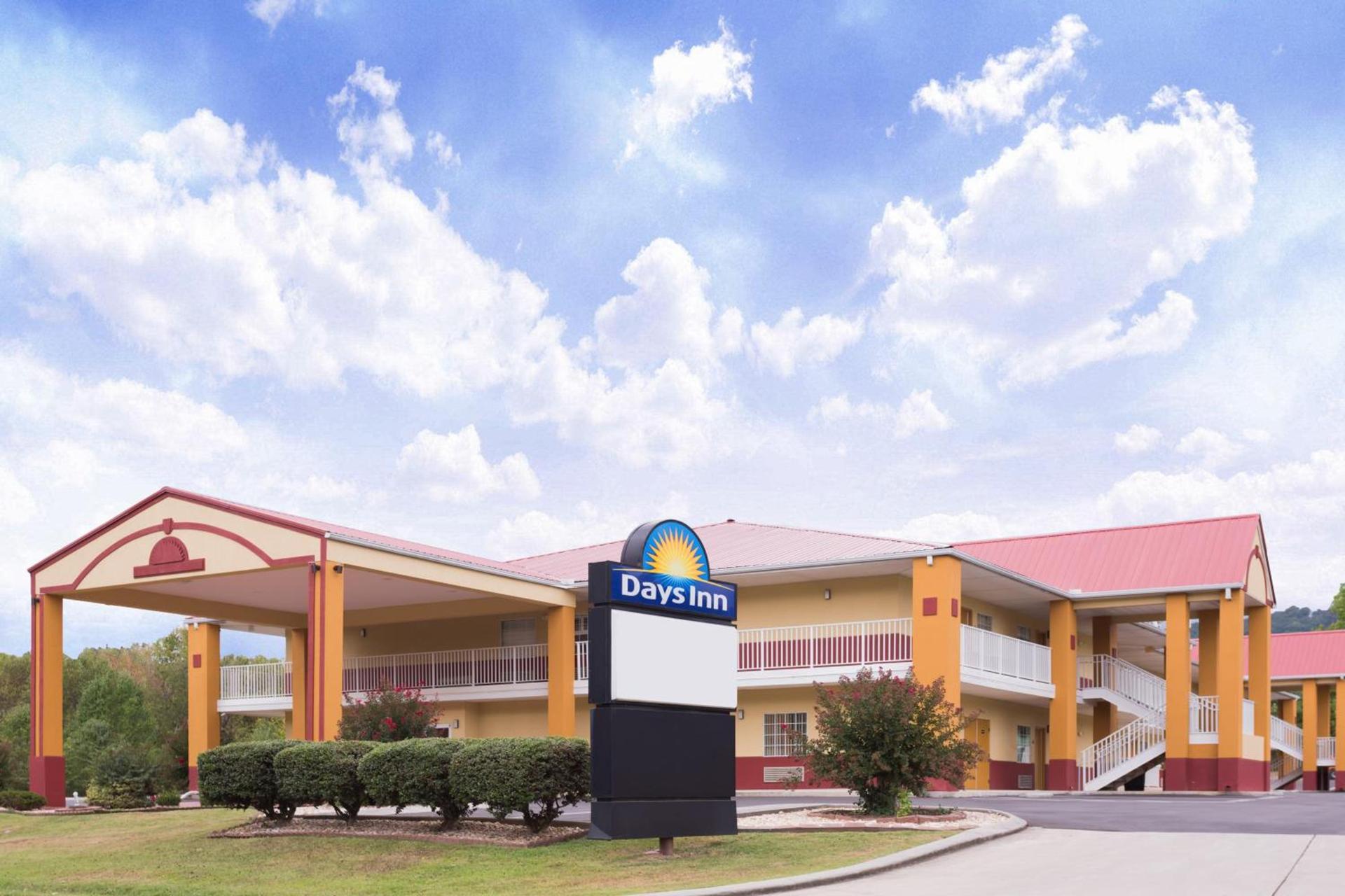Days Inn by Wyndham Trenton photo 29