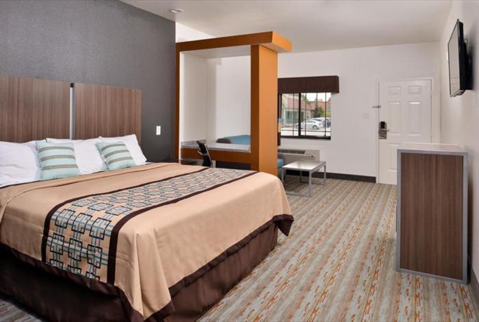 Scottish Inn & Suites - Conroe photo 19