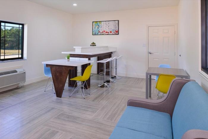 Scottish Inn & Suites - Conroe photo 16