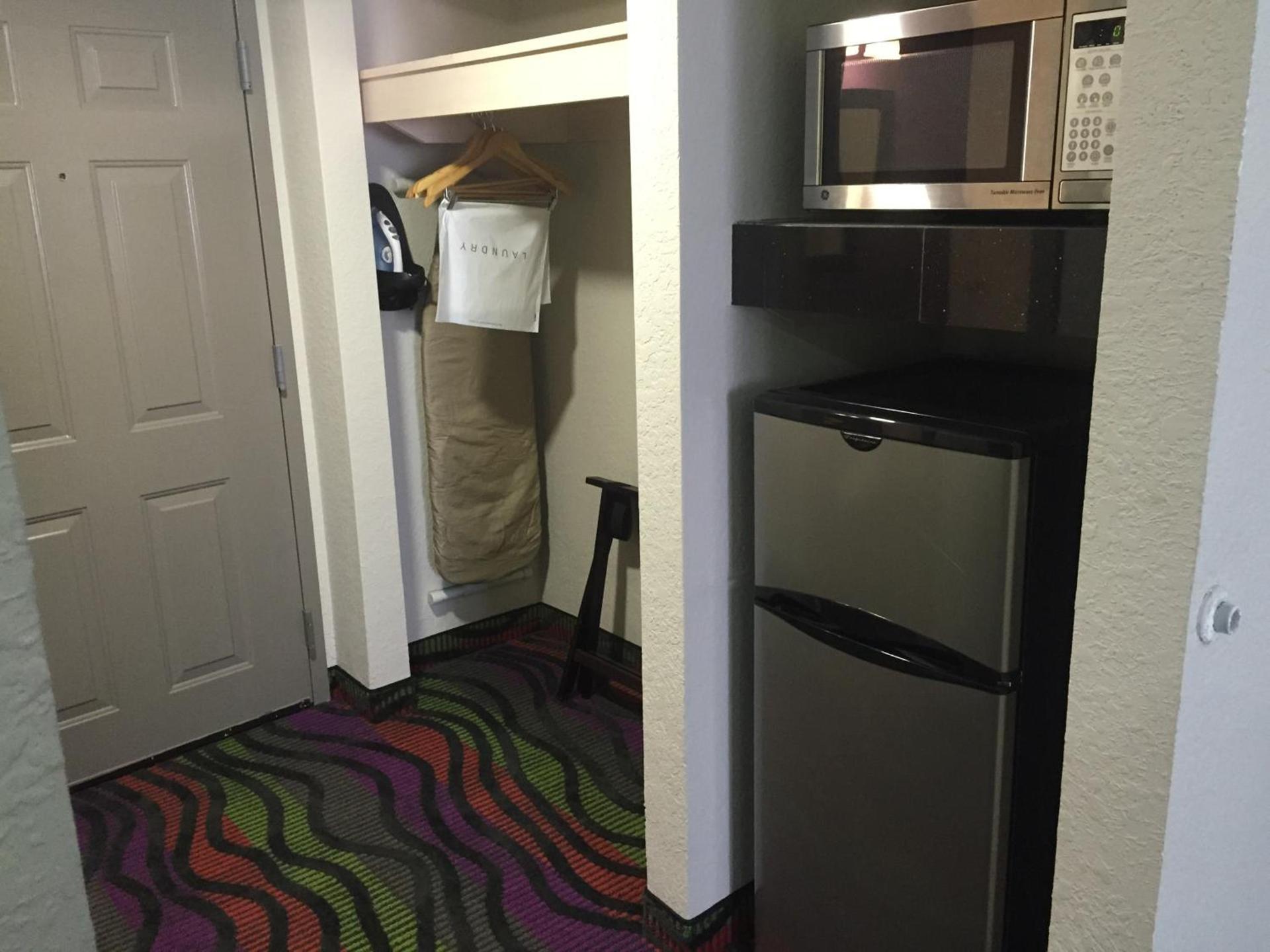 Days Inn & Suites by Wyndham Bonita Springs North Naples photo 19
