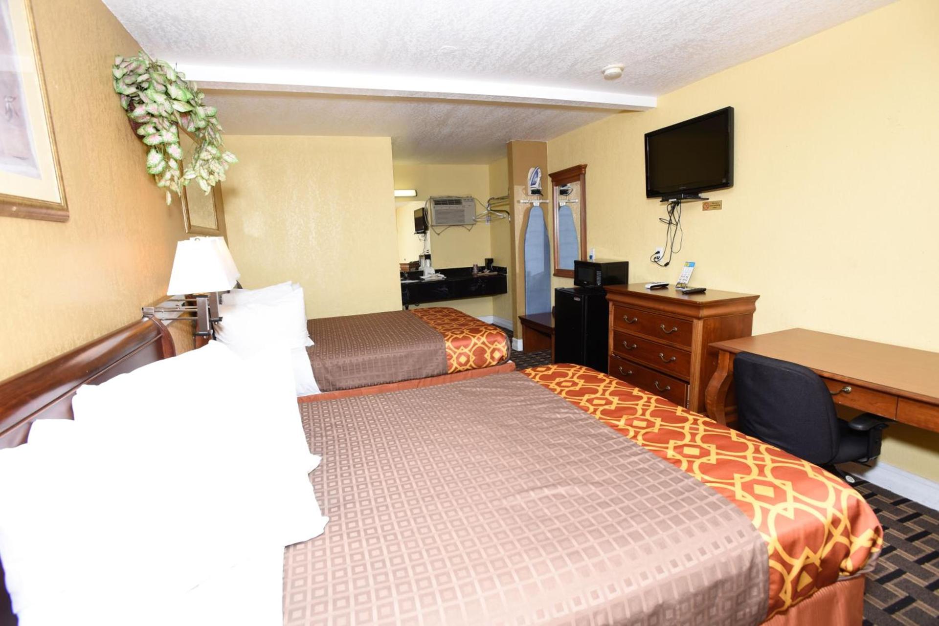 Best Budget Inn Anaheim photo 18
