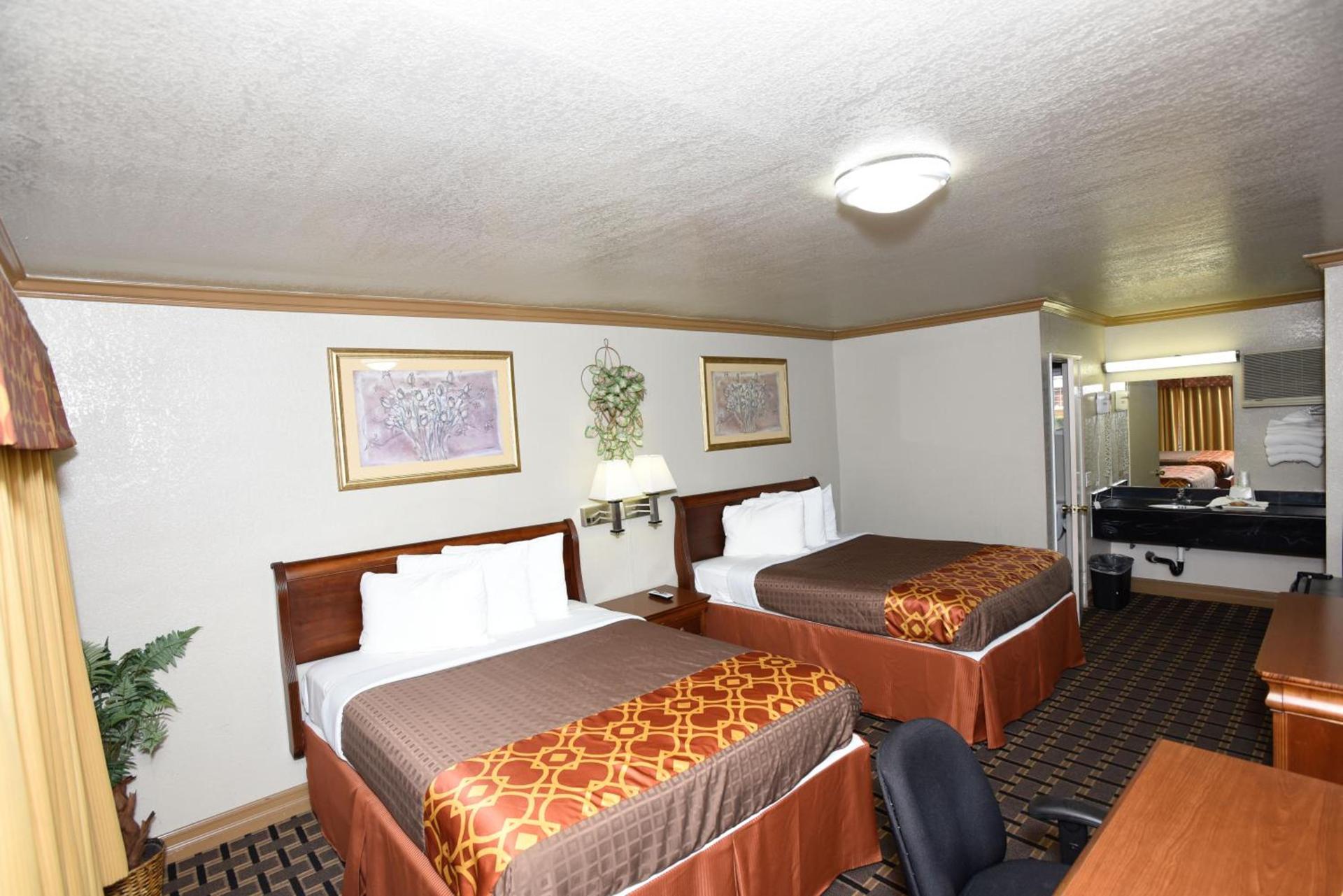 Best Budget Inn Anaheim photo 8