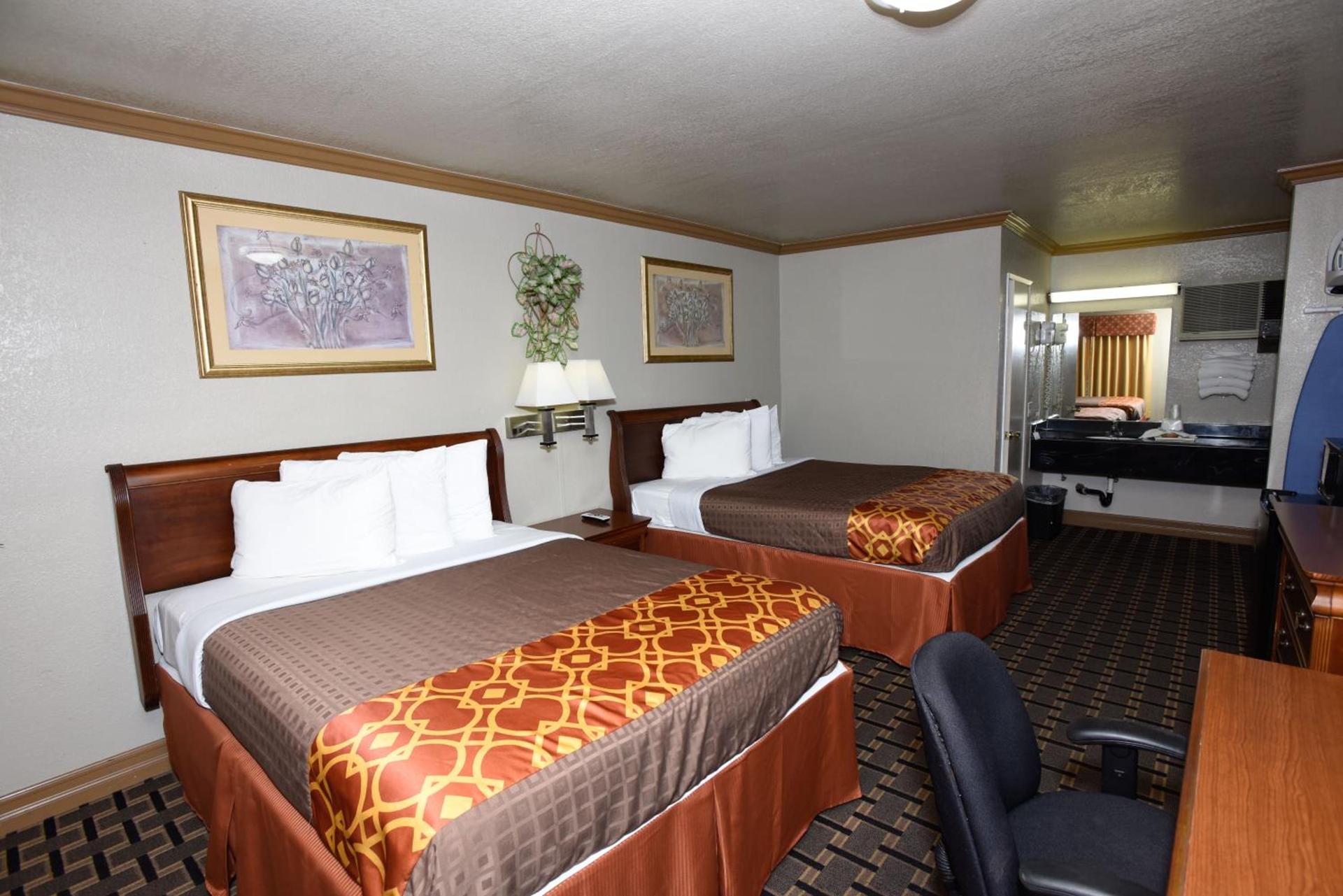 Best Budget Inn Anaheim photo 9