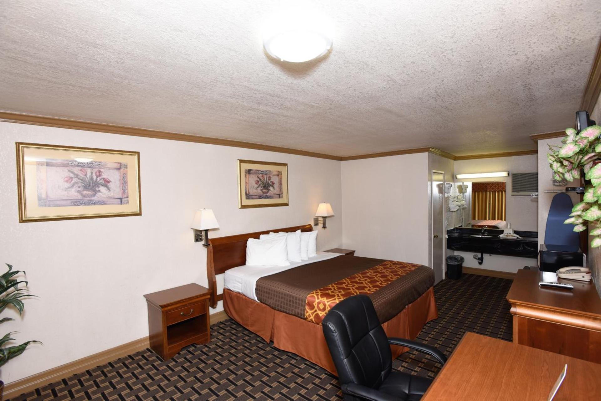 Best Budget Inn Anaheim photo 17