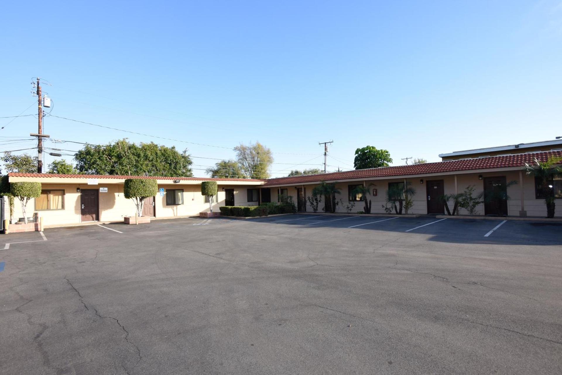 Best Budget Inn Anaheim photo 23