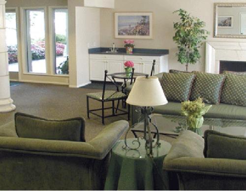 Coral Reef Inn & Condo Suites photo 11