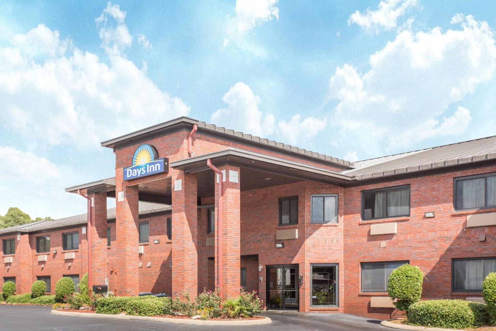 Days Inn by Wyndham Phenix City Near Fort Benning — hotel in Phenix City