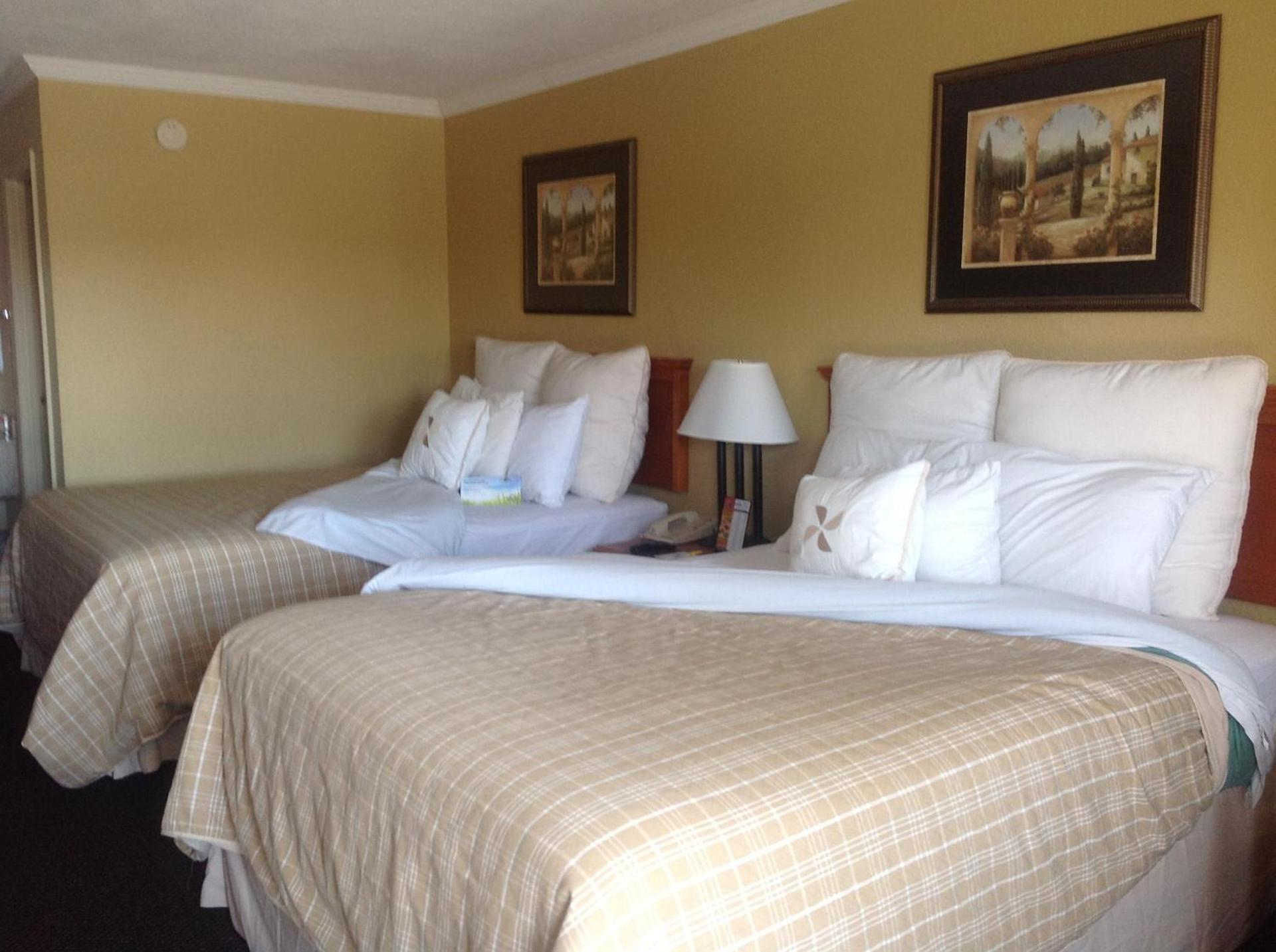 Days Inn by Wyndham Destin photo 29