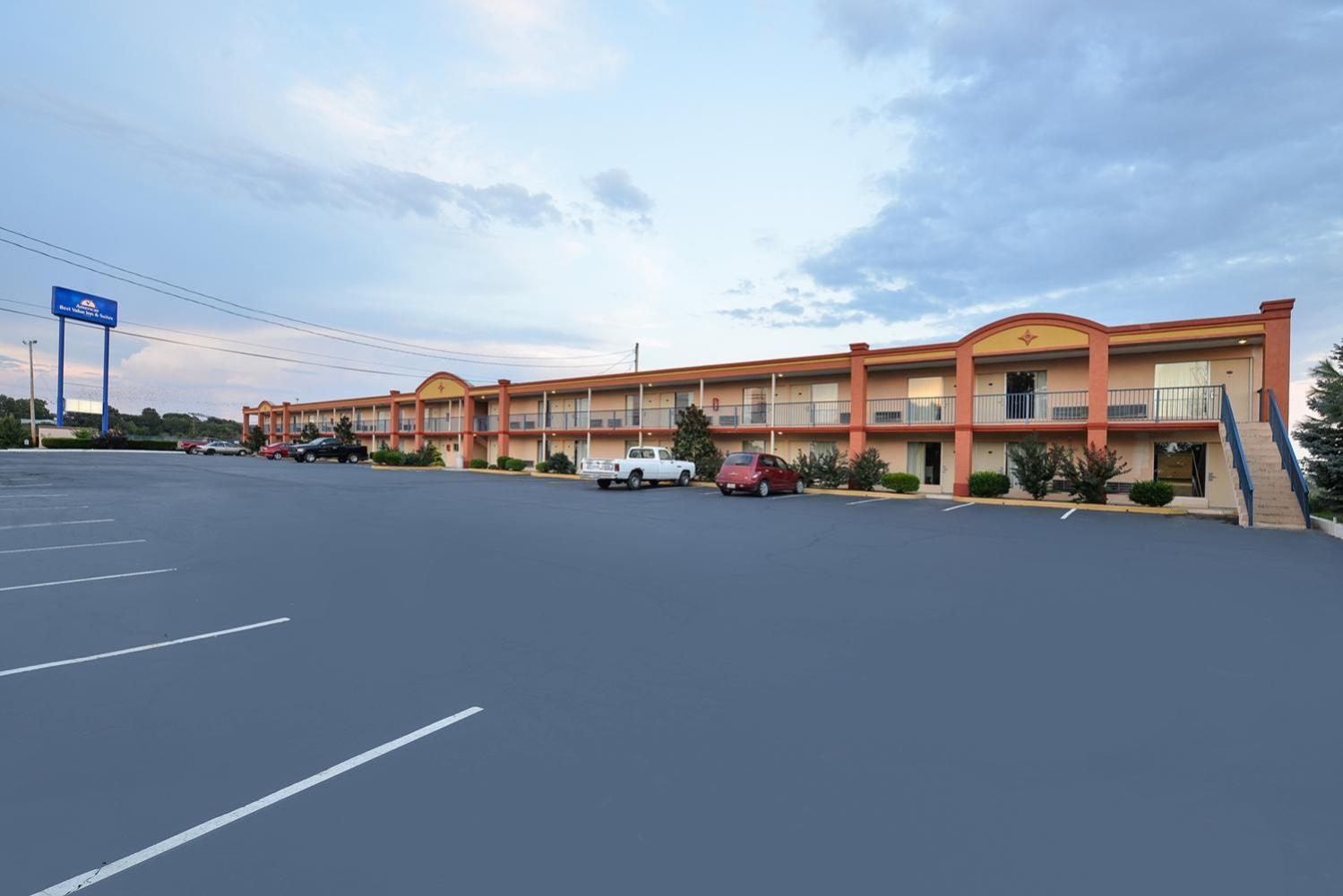 Americas Best Value Inn & Suites Williamstown photo 6