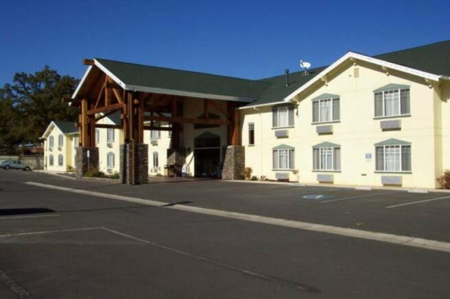 Murphys Suites photo 15