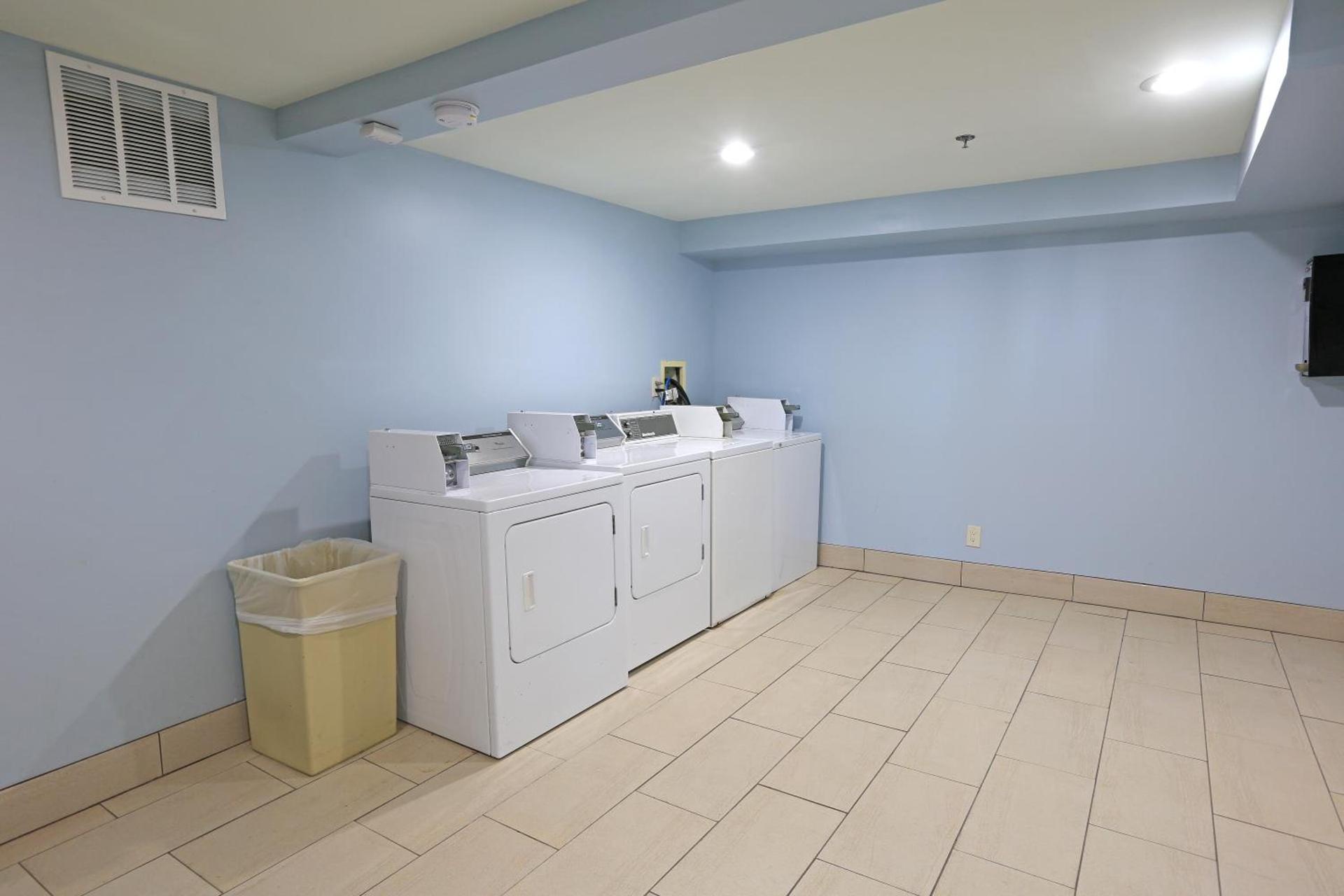 Wyndham Garden Kenosha Harborside photo 64