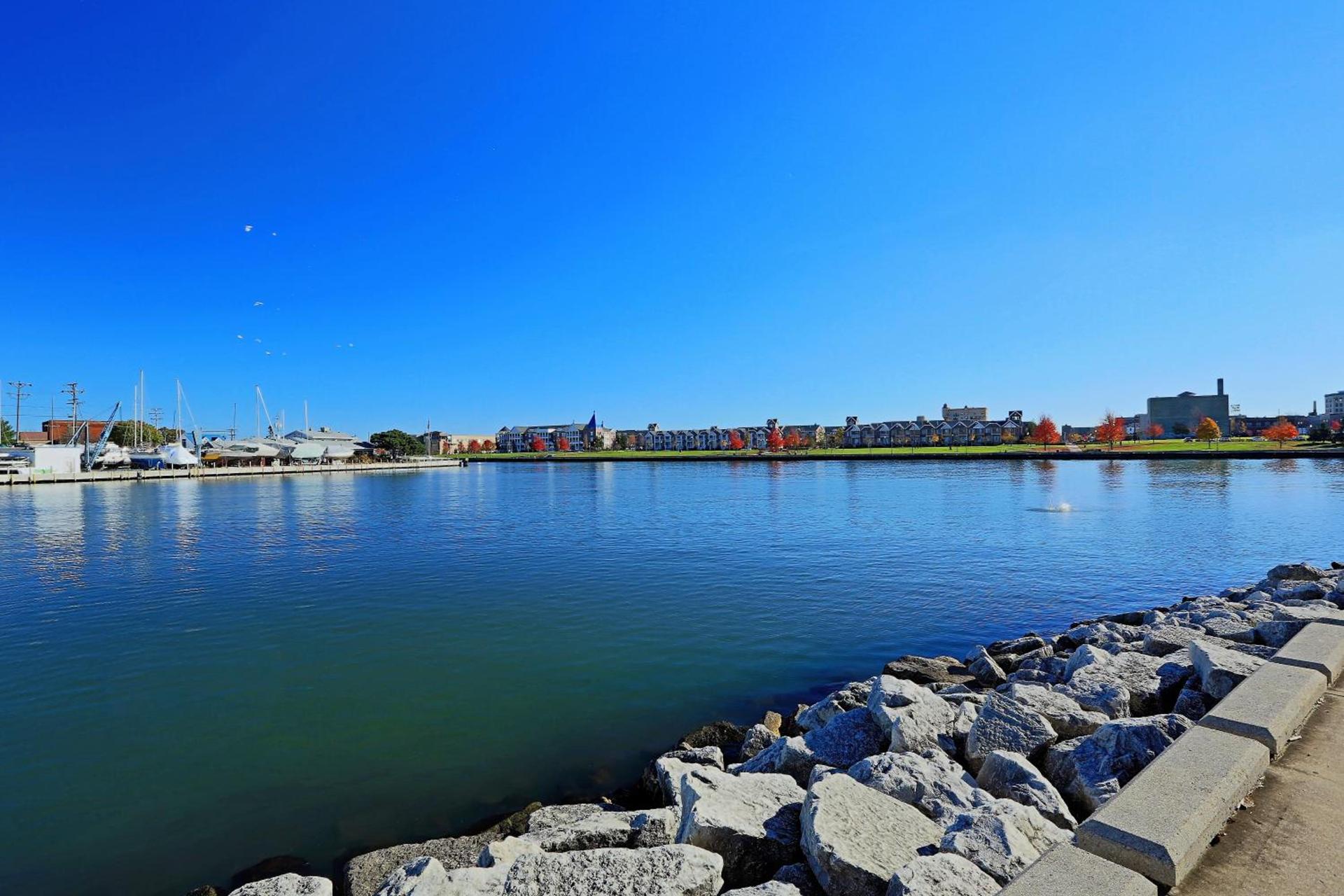 Wyndham Garden Kenosha Harborside photo 71